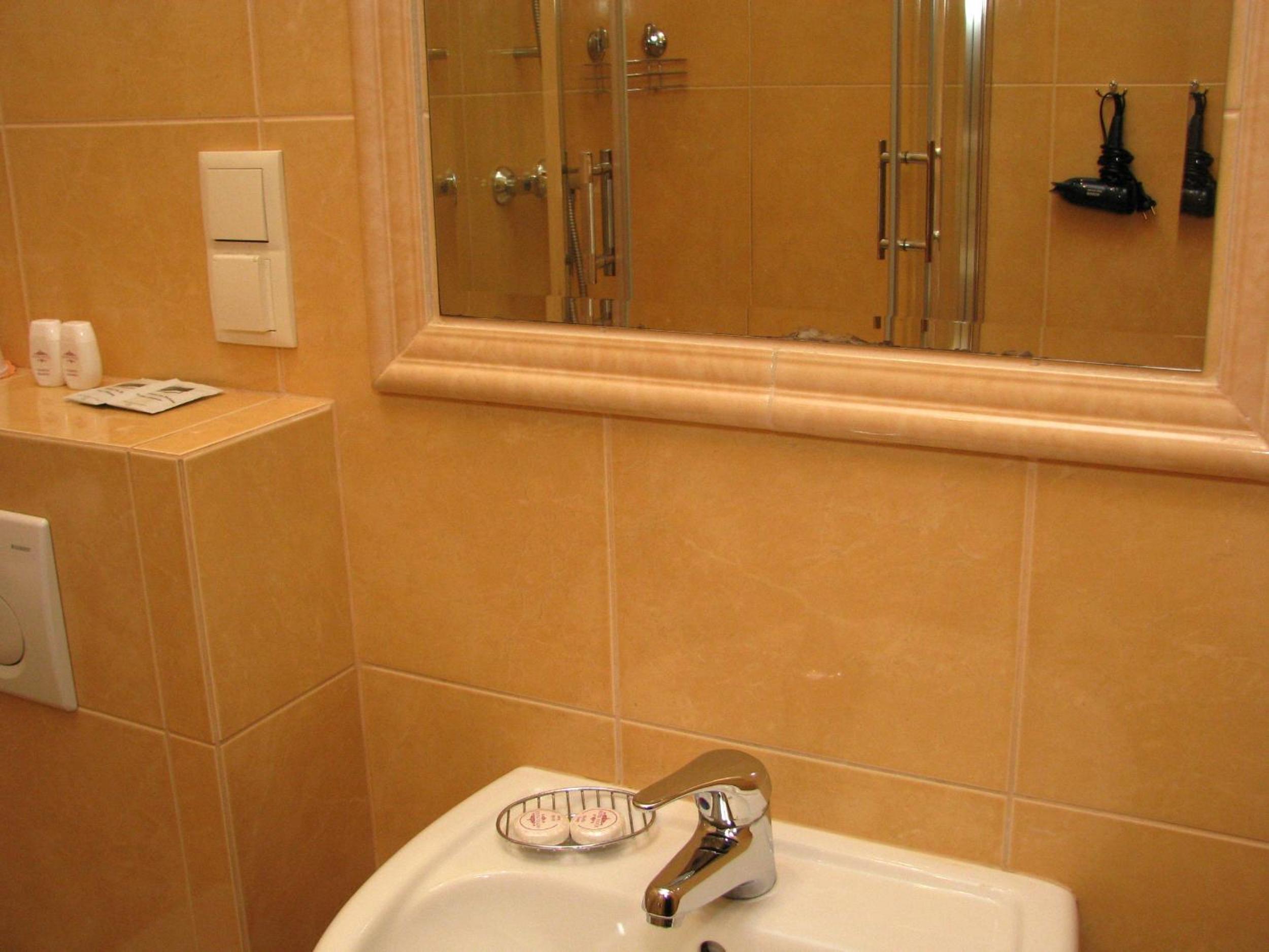 Double Room - Photo 3