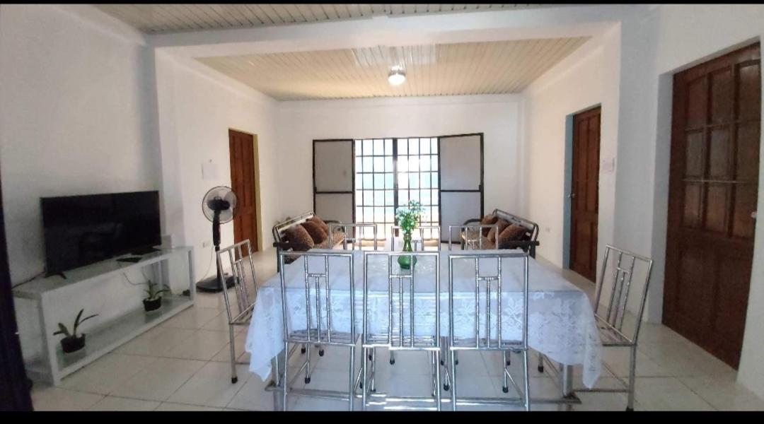 One-Bedroom House photo 2