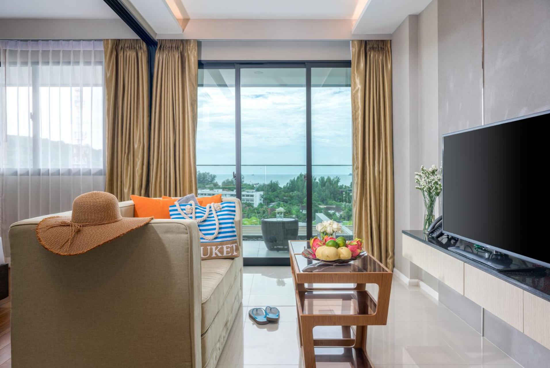 Deluxe Ocean View - Photo 9