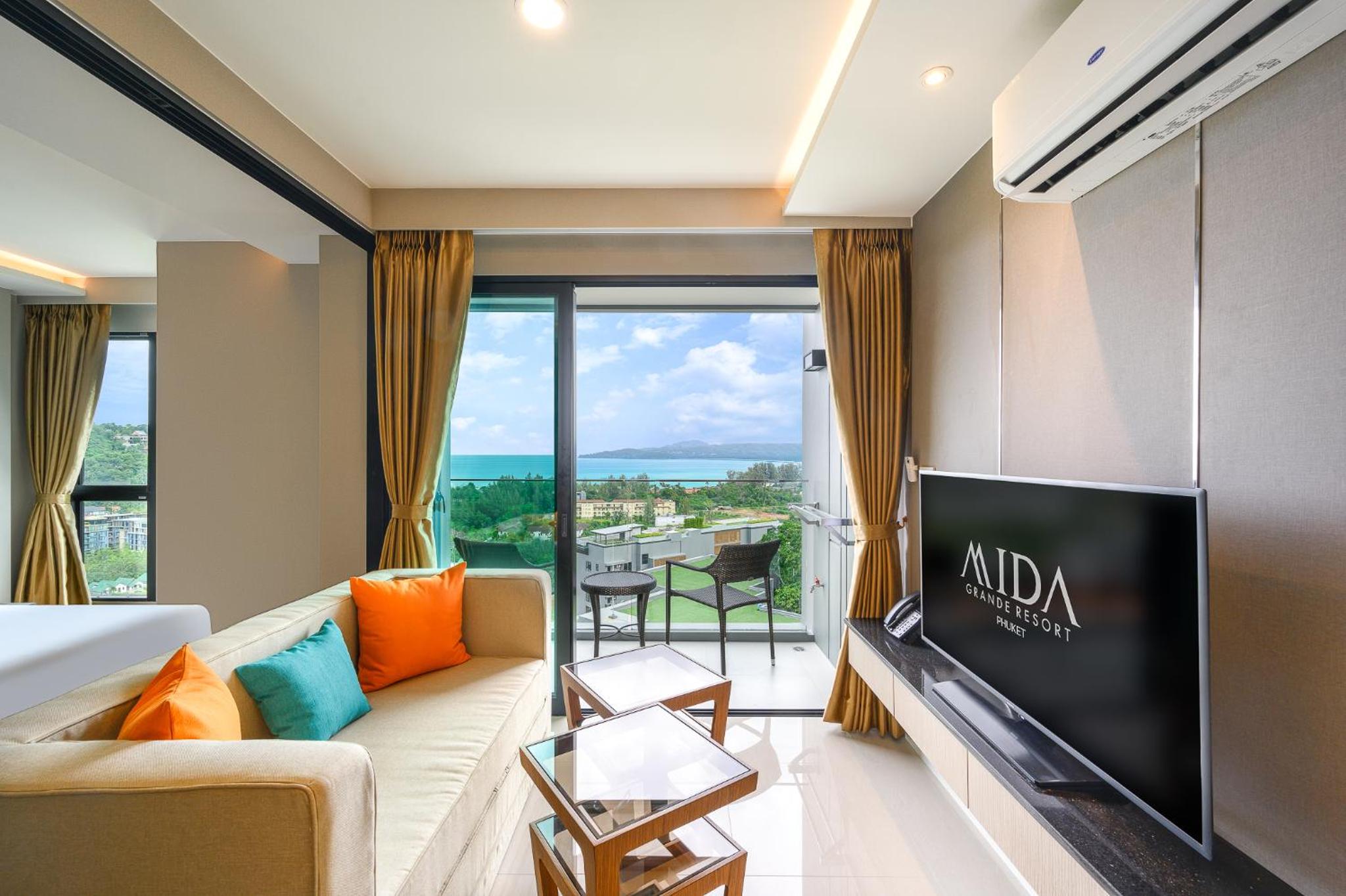 Deluxe Ocean View - Photo 8