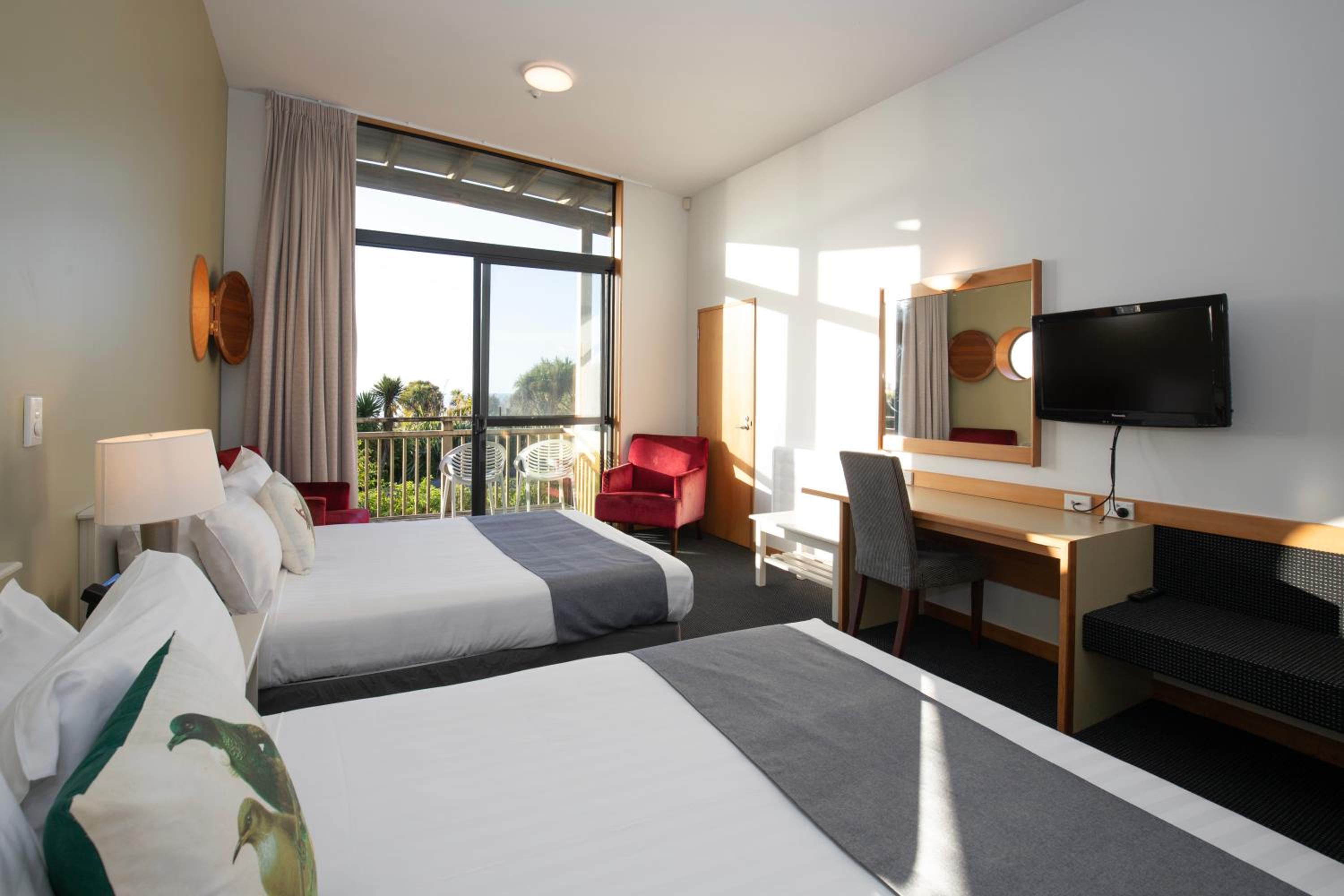 Rainforest Room – Balcony - Photo 3