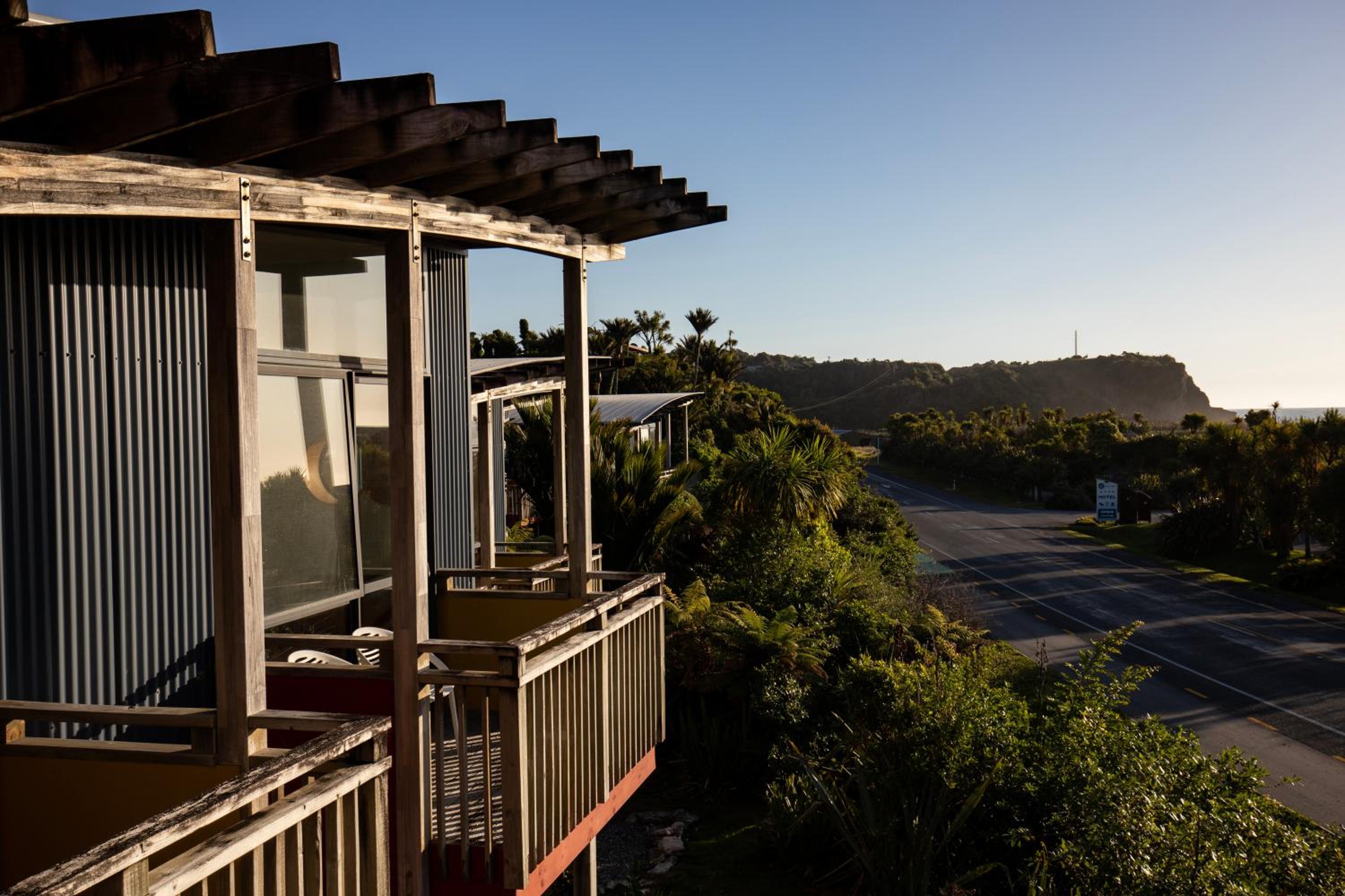 Rainforest Room – Balcony - Photo 4