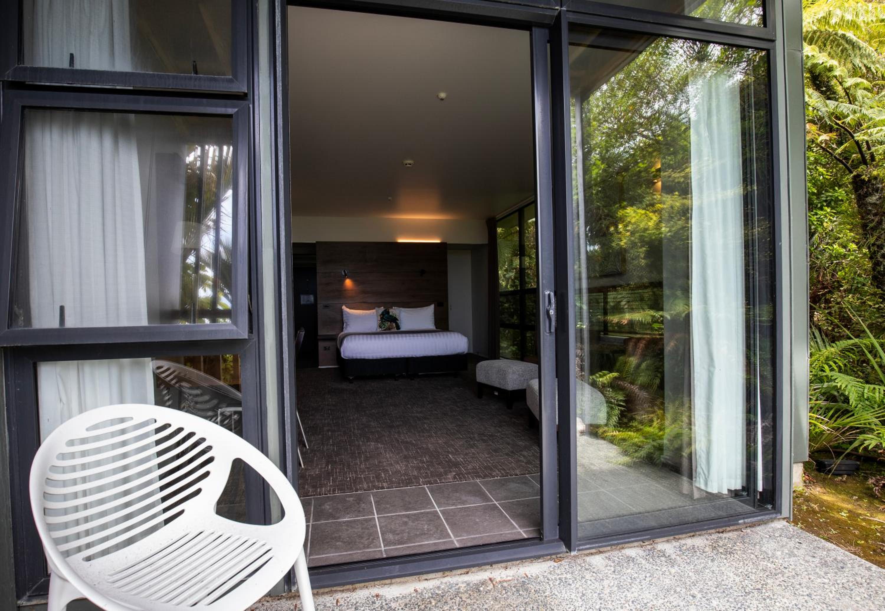 Suite with Garden View - Photo 3