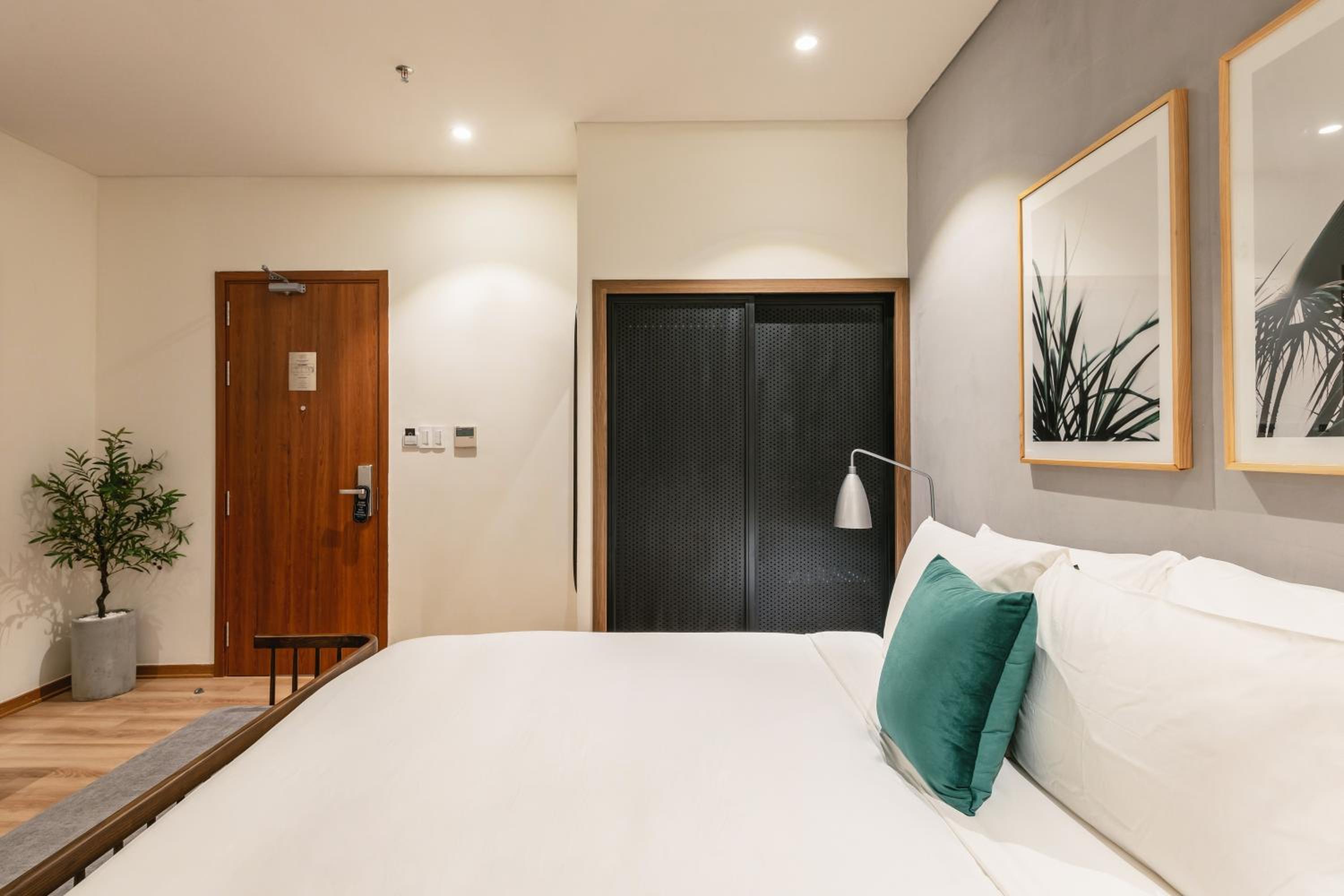 Superior Double Room No Window - Photo 2