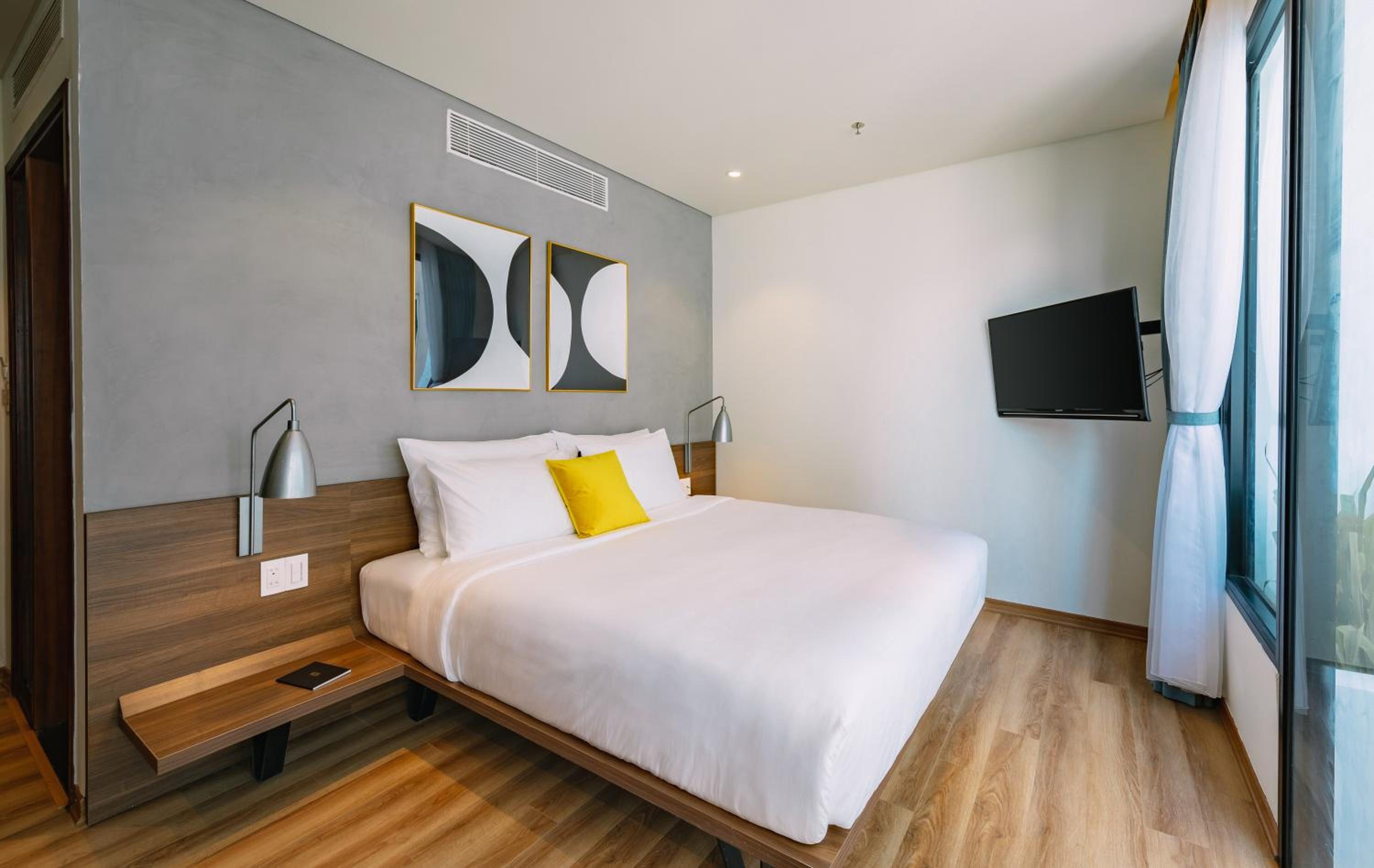 Deluxe Double Room with Balcony