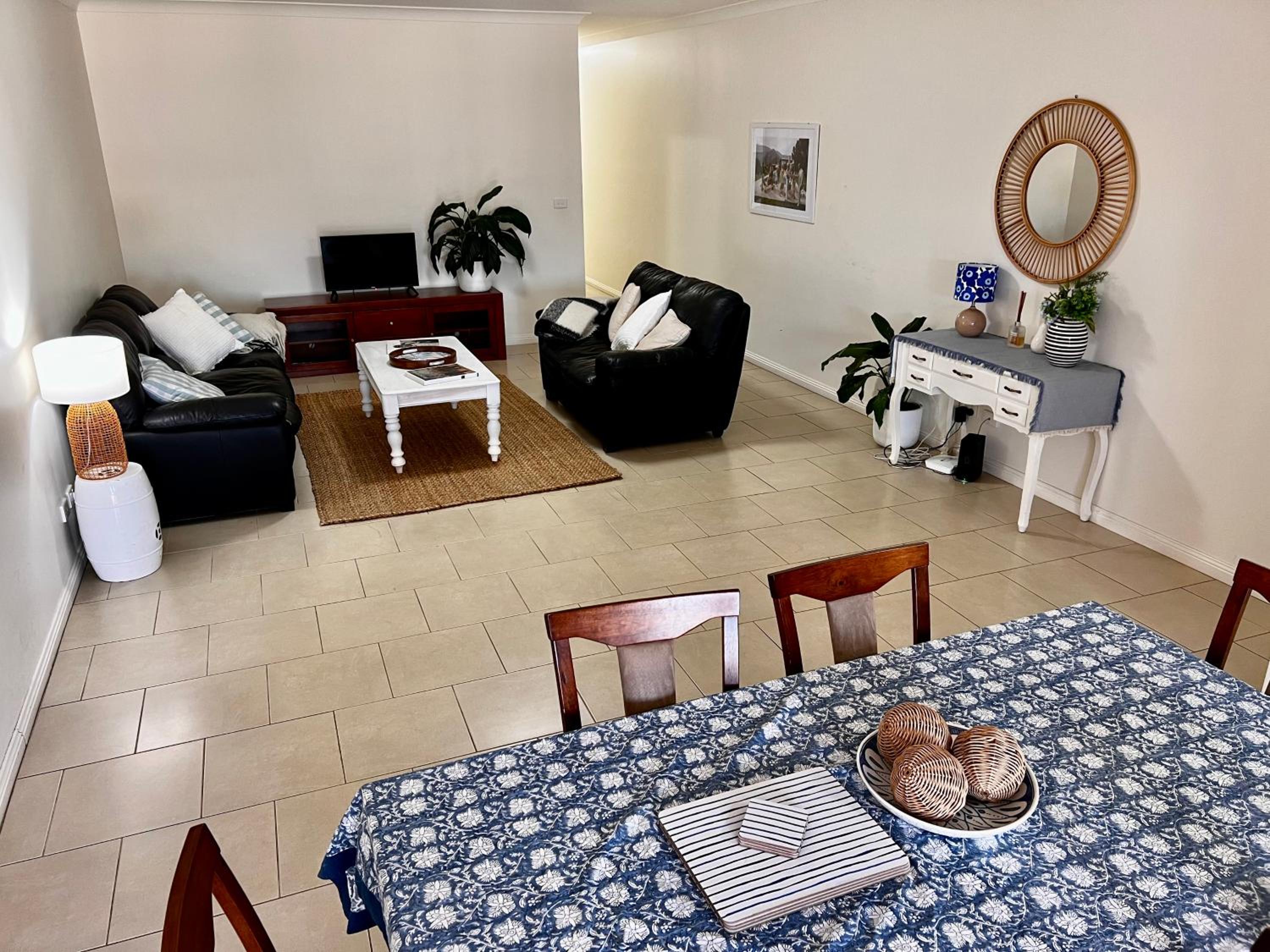 Three-Bedroom Apartment photo 2