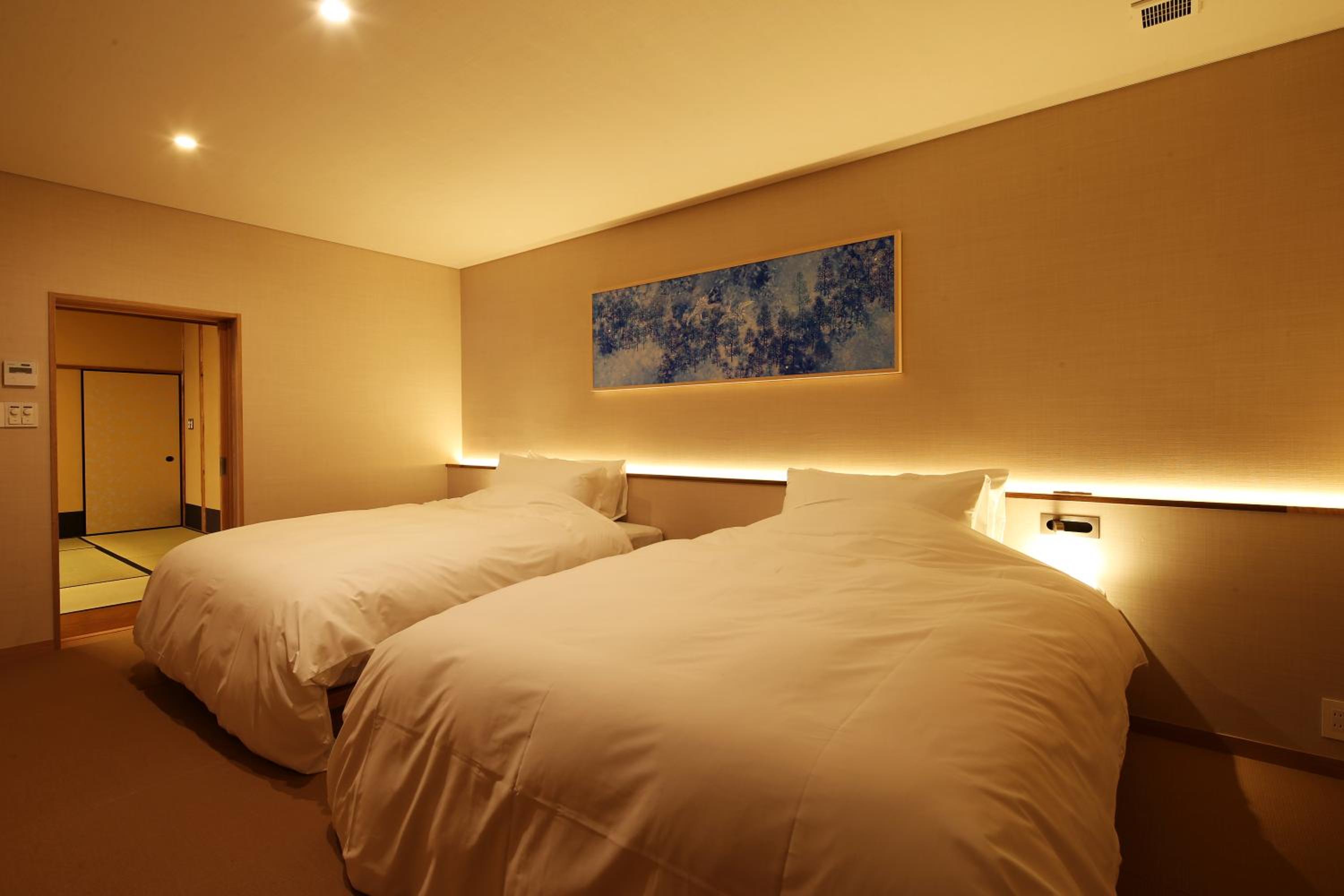 Deluxe Suite photo 3