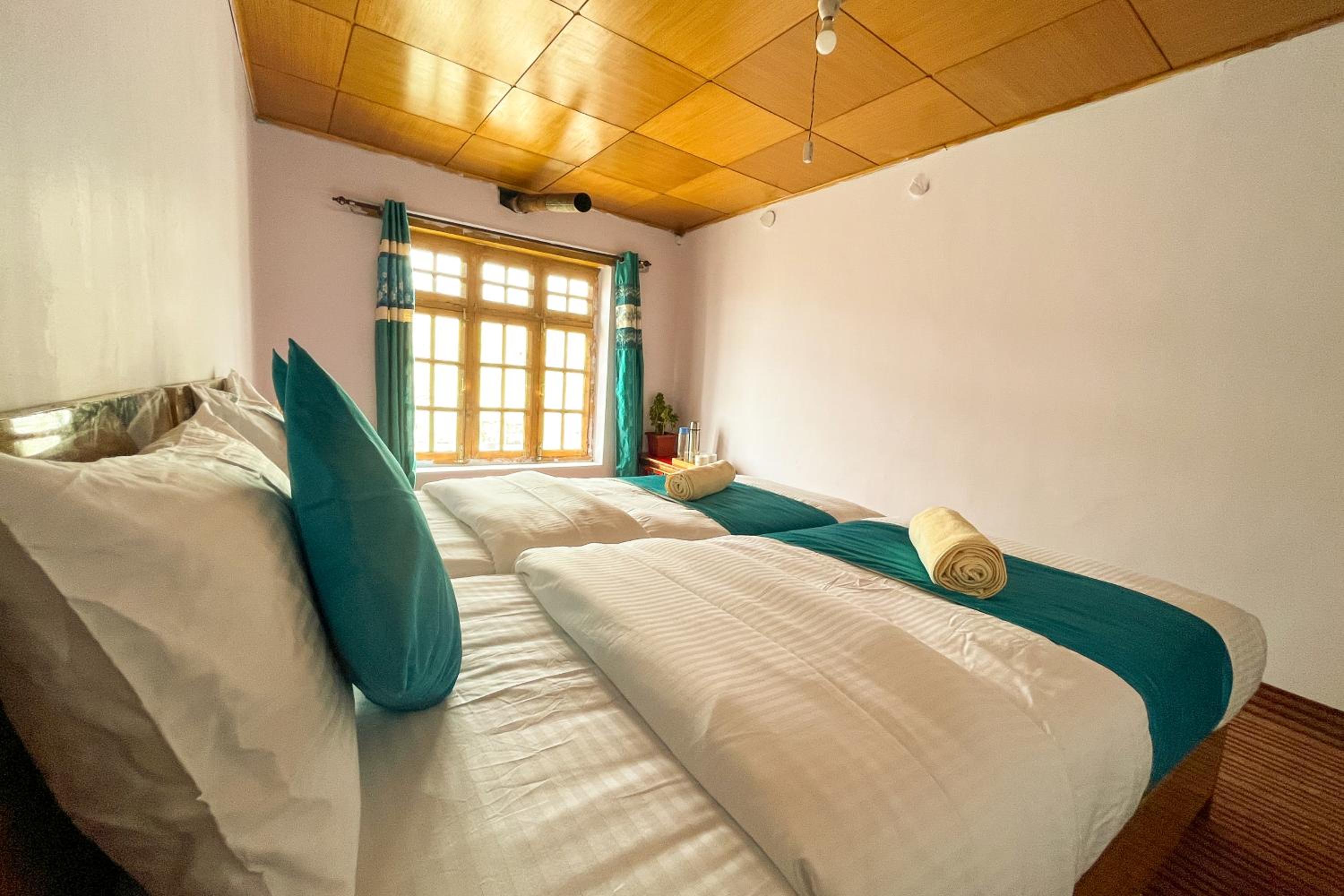 Double or Twin Room with Private External Bathroom photo 2