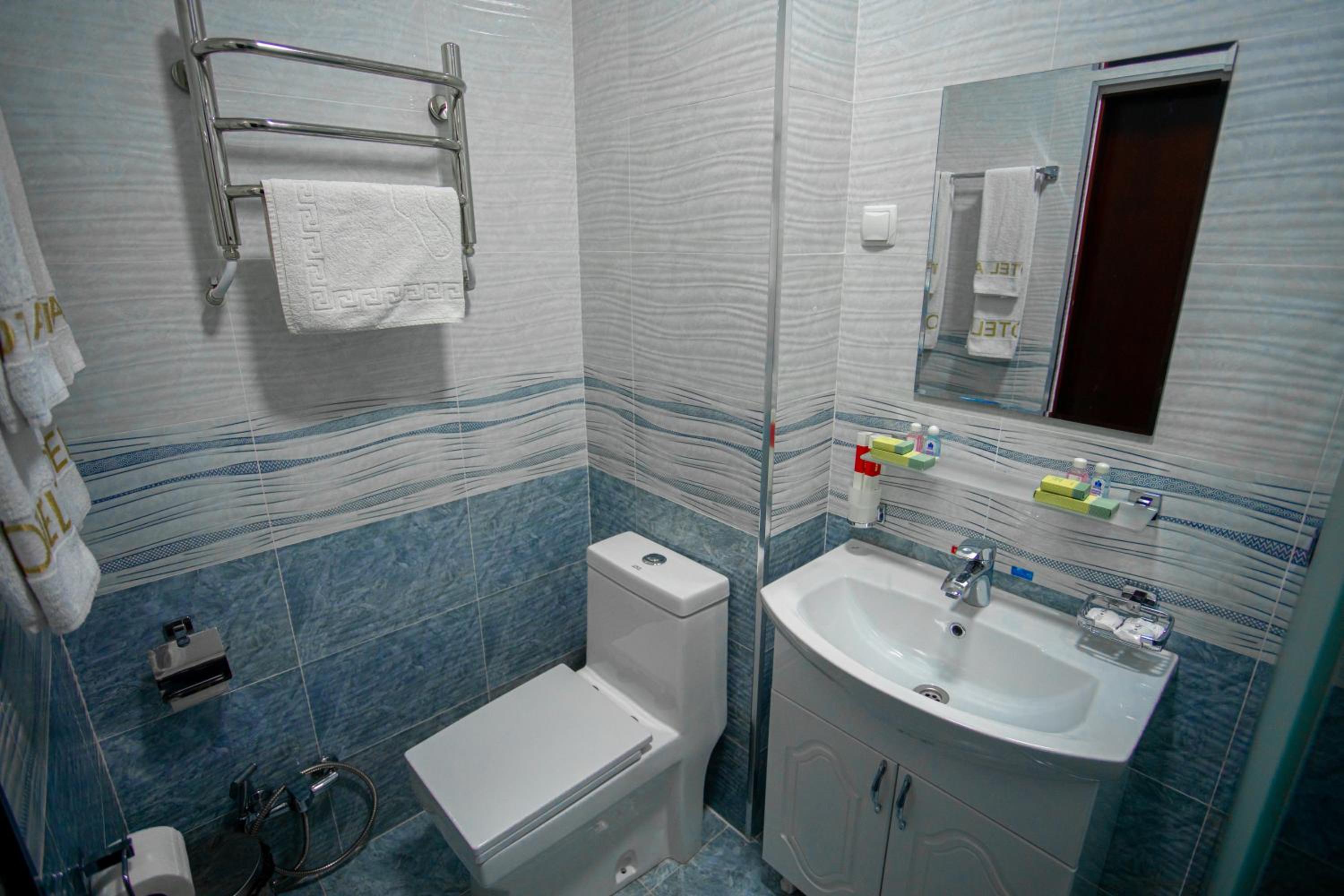 Twin Room - Photo 10