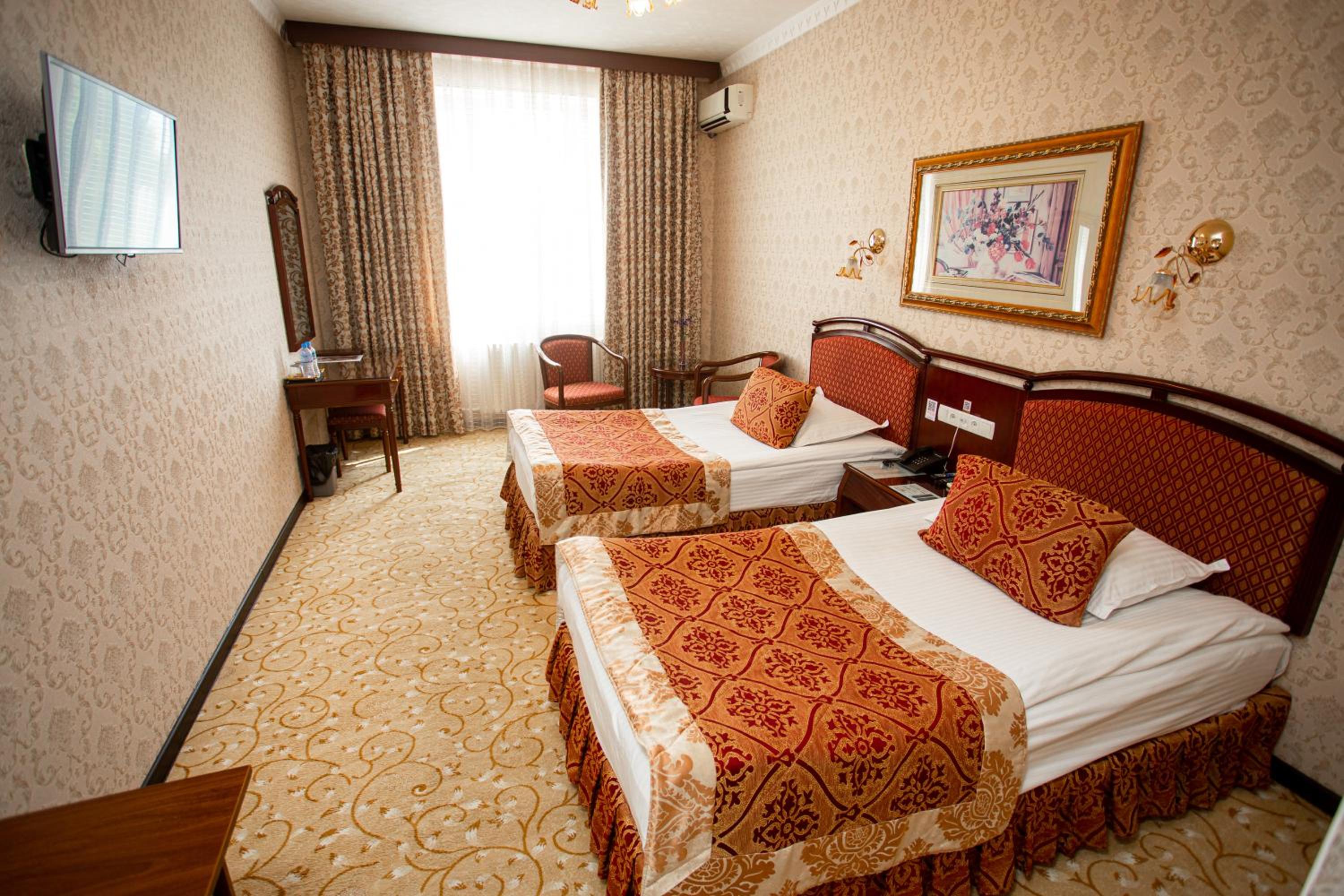 Twin Room - Photo 9
