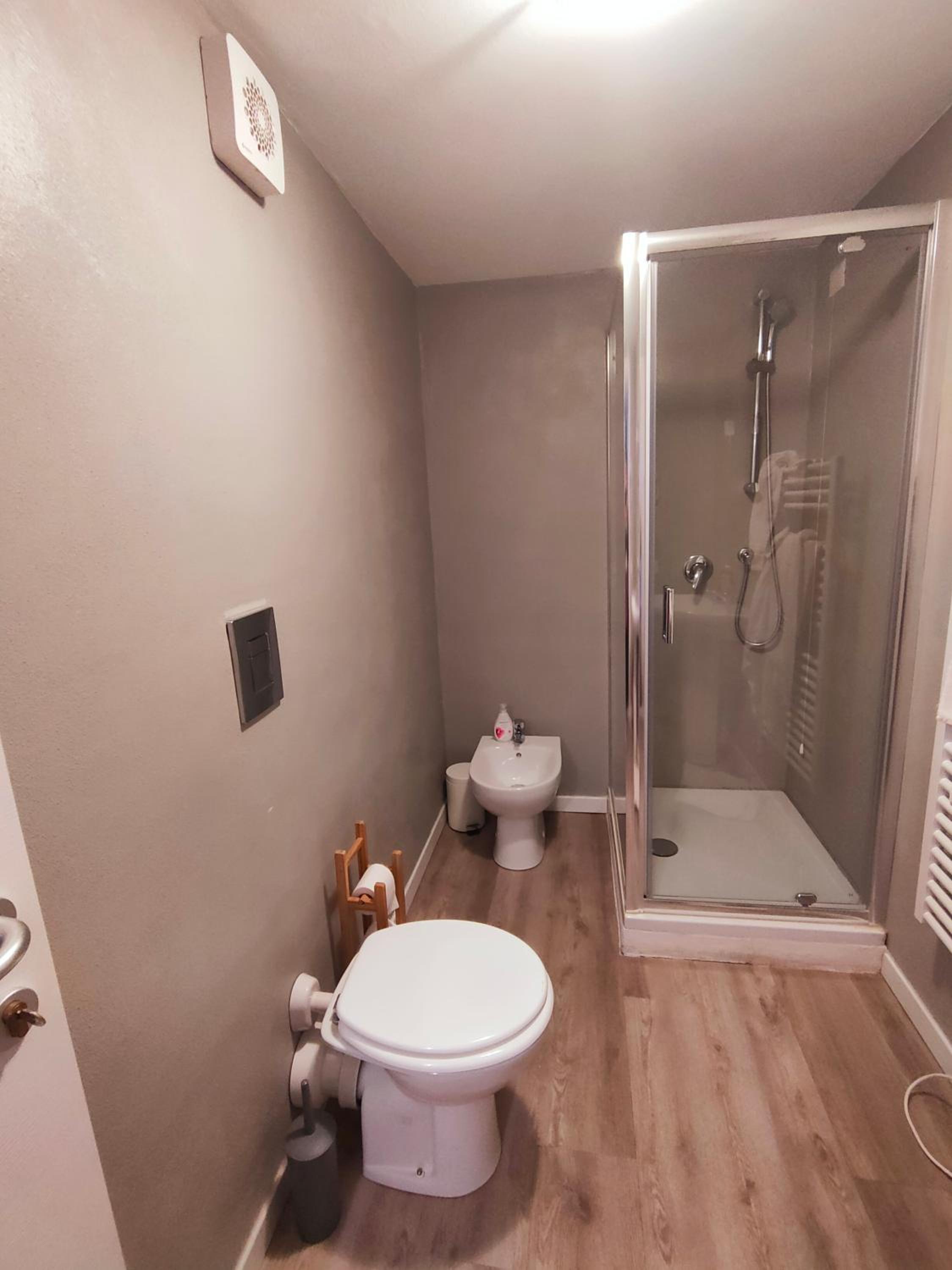 Twin Room with Private External Bathroom photo 2