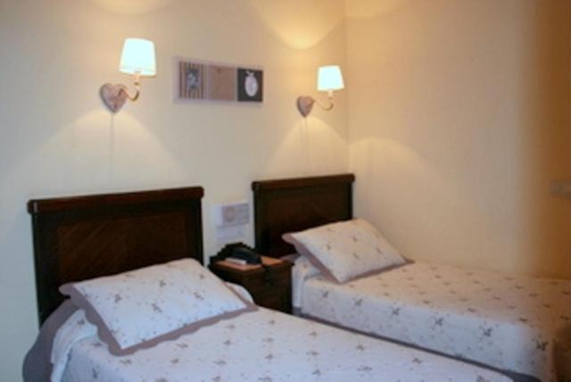 Double or Twin Room - Photo 20