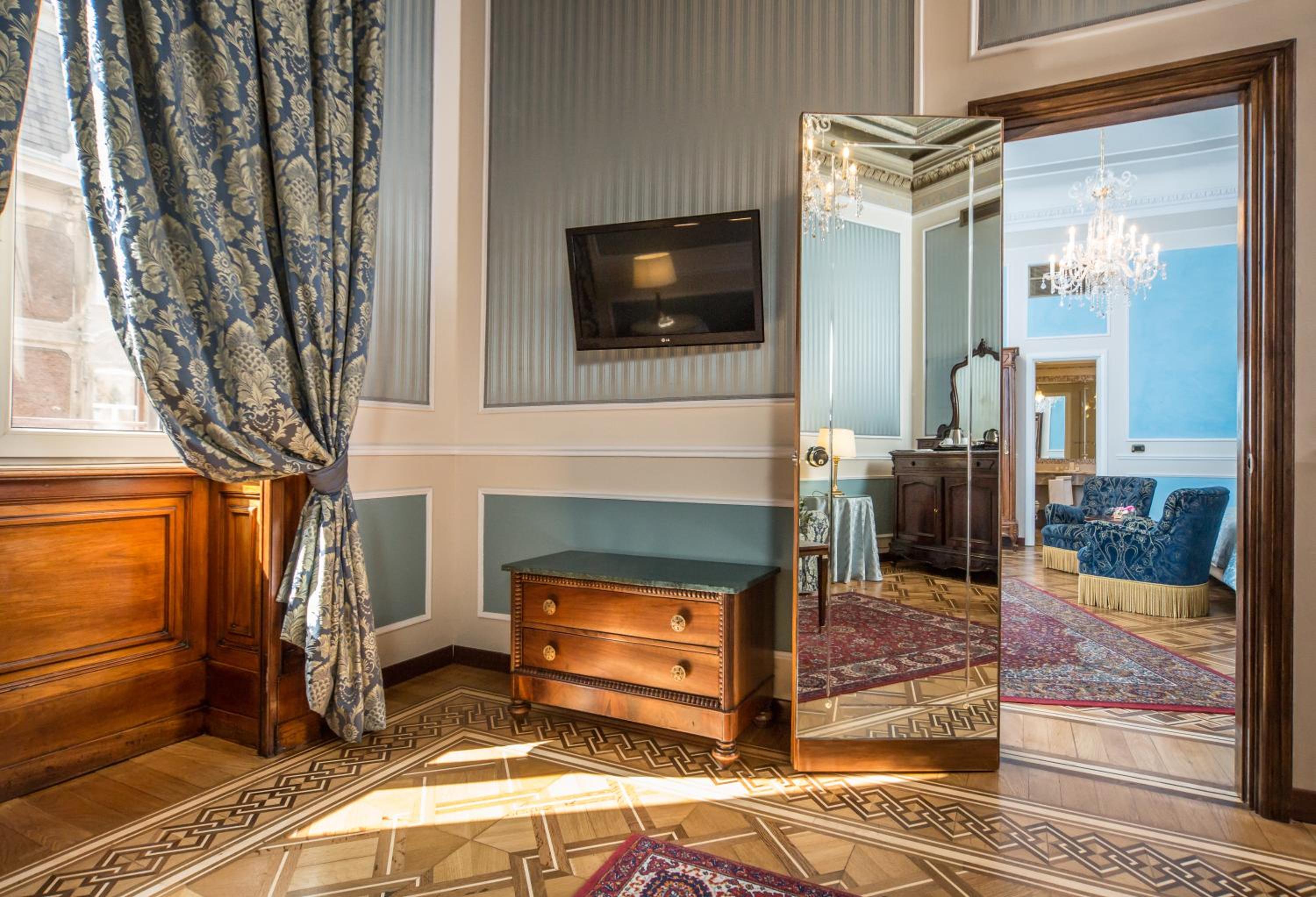 Suite - Photo 4