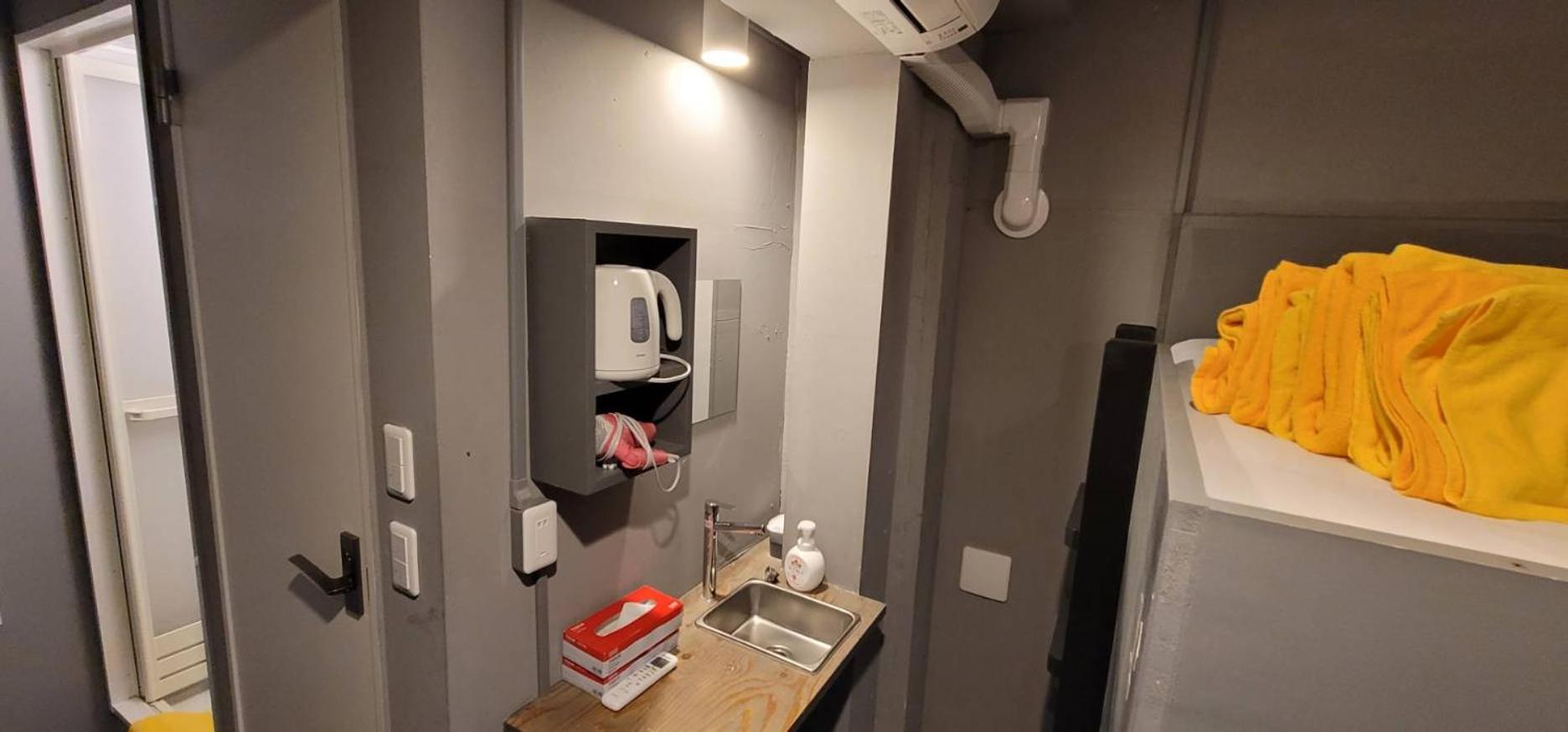 Standard Twin Room with Sofa photo 3