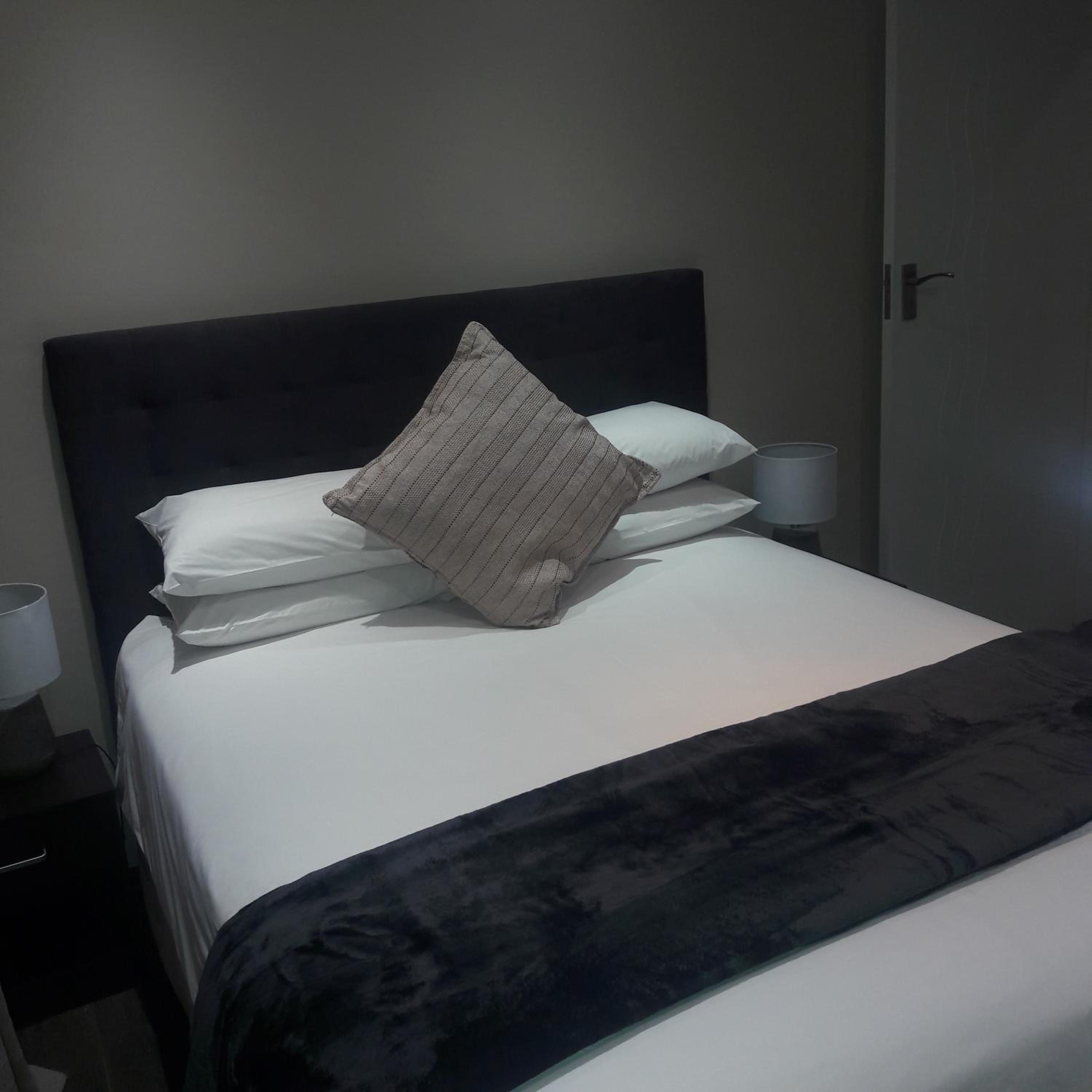 Two-Bedroom Suite - Photo 2