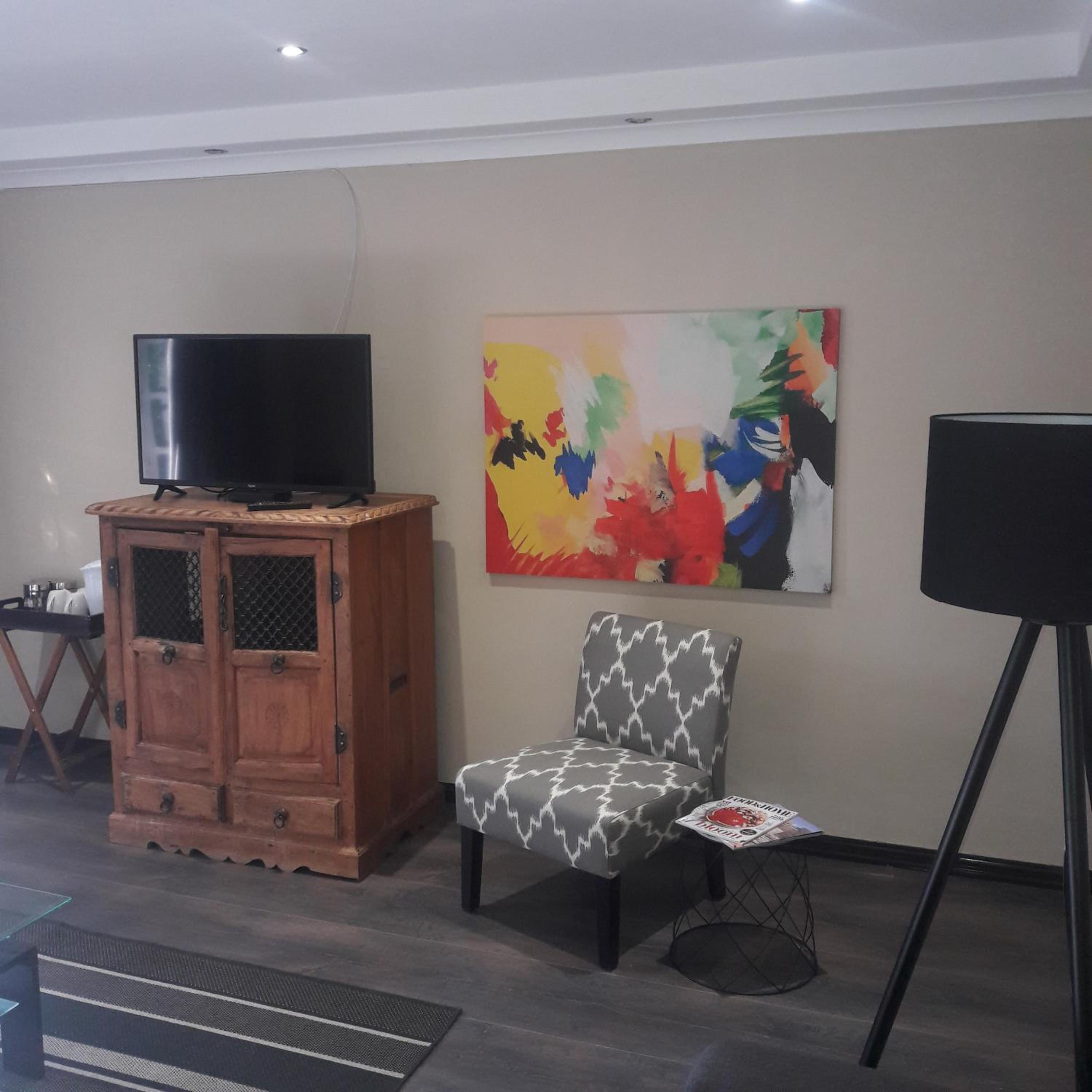 Two-Bedroom Suite - Photo 11