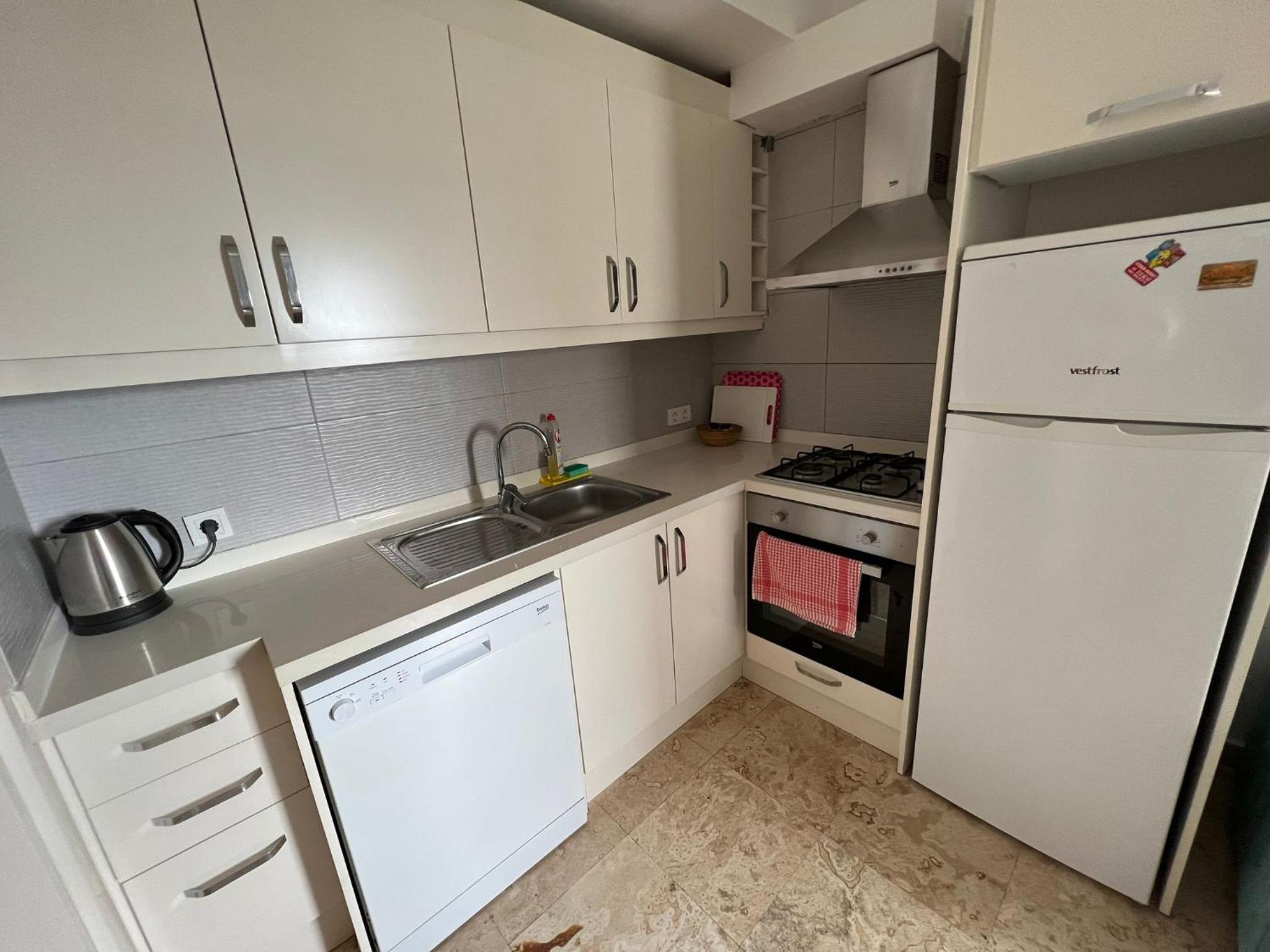 One-Bedroom Apartment - Photo 4