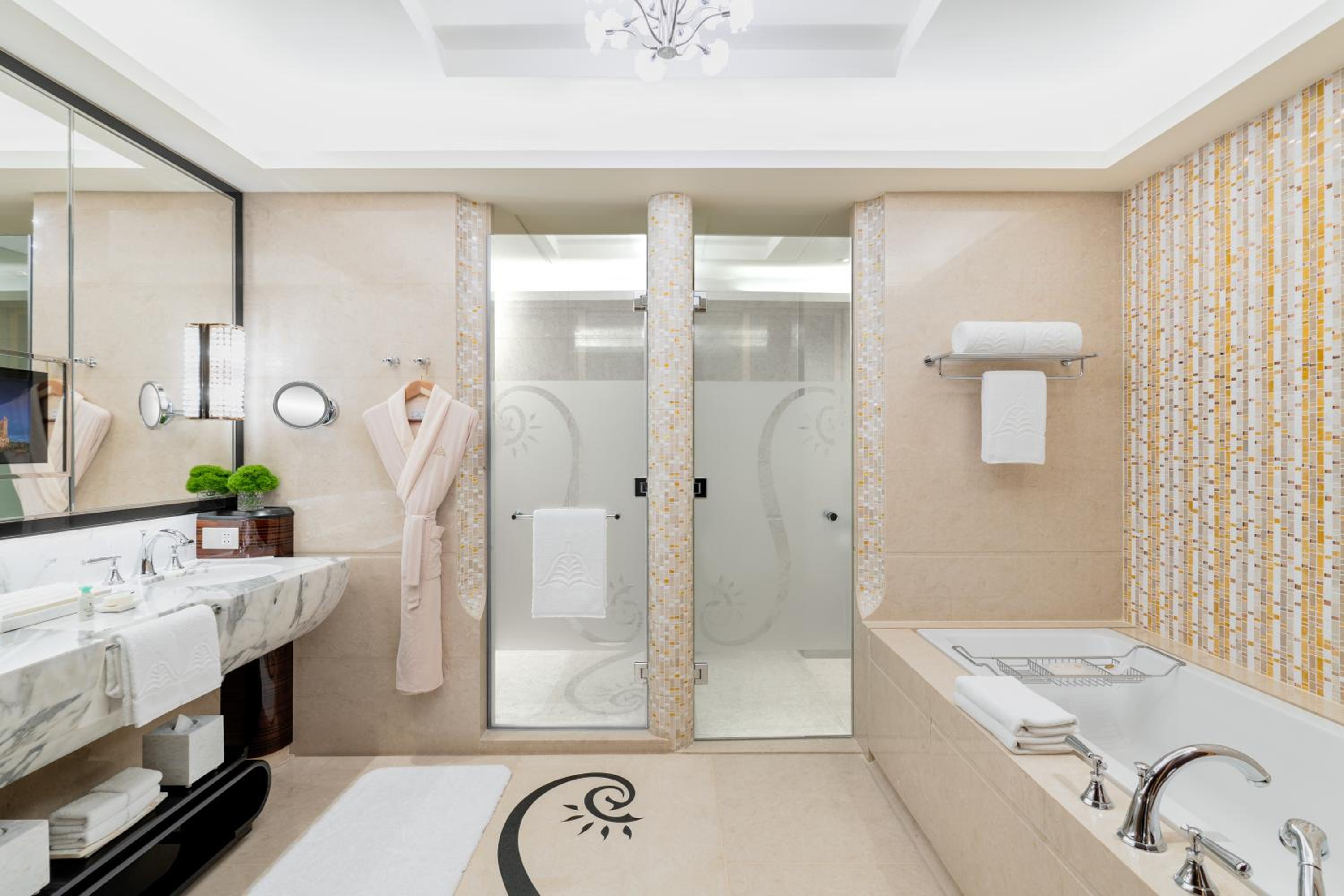 Royal Suite photo 3