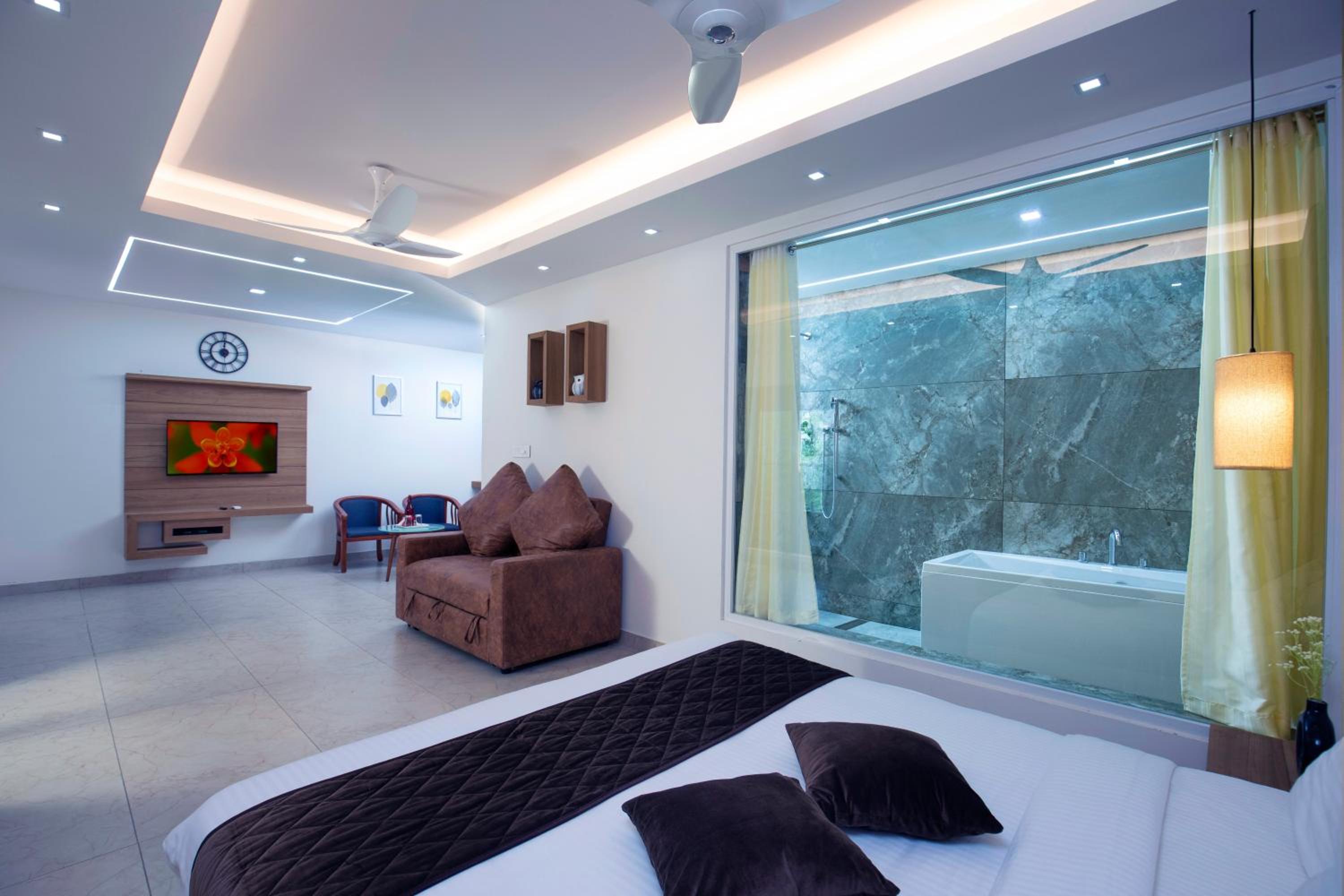 Family Room - Photo 2