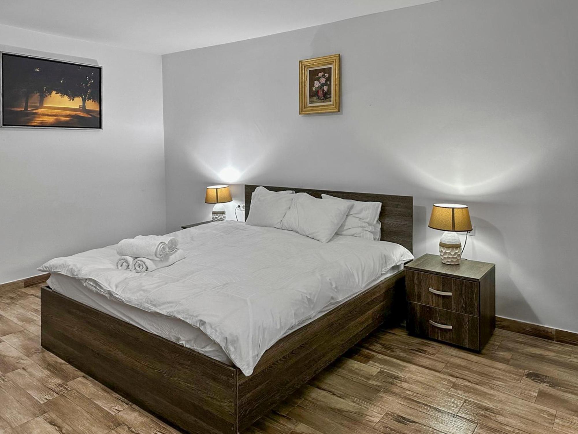 Queen Room photo 1