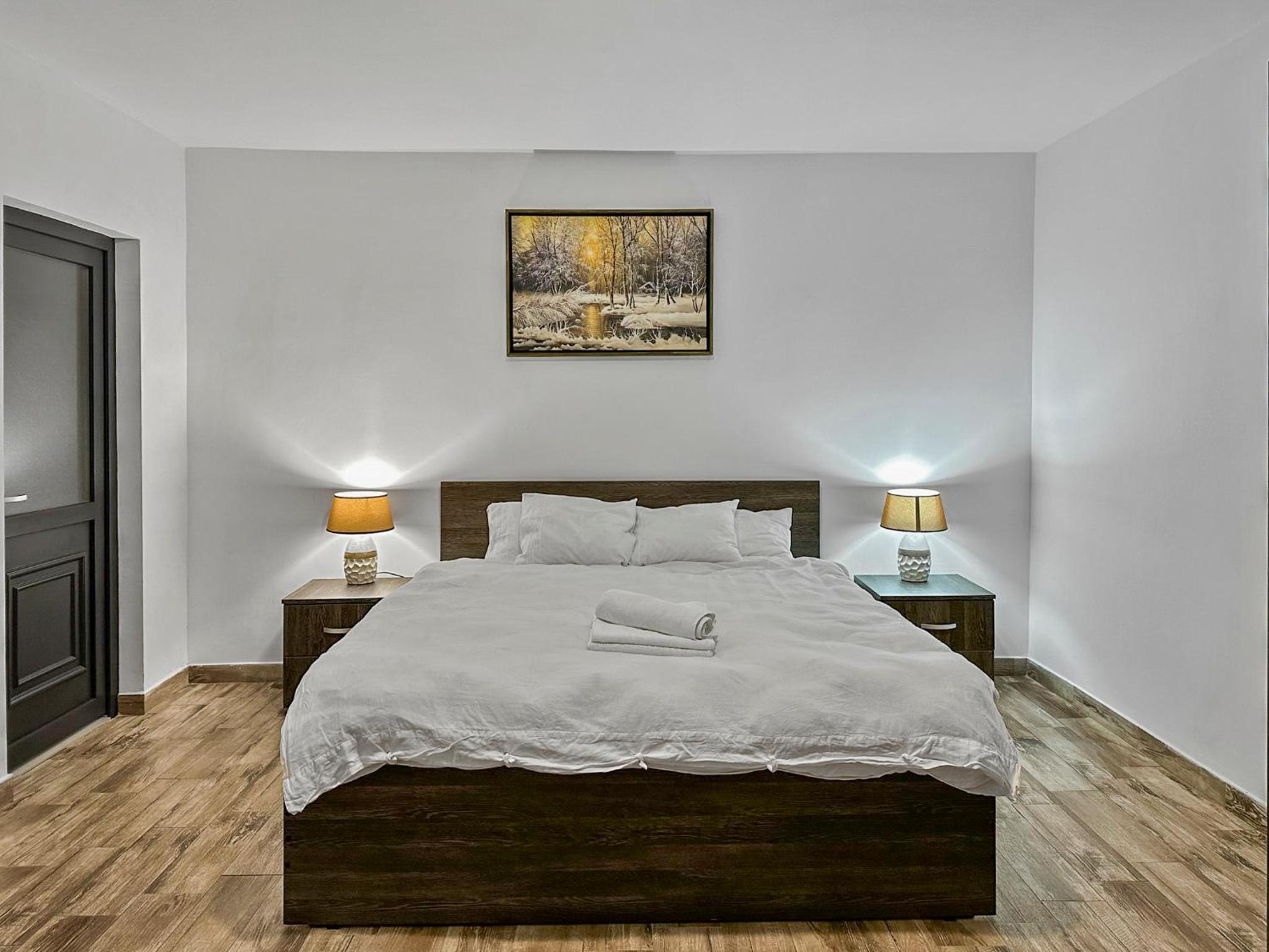 Queen Room photo 1