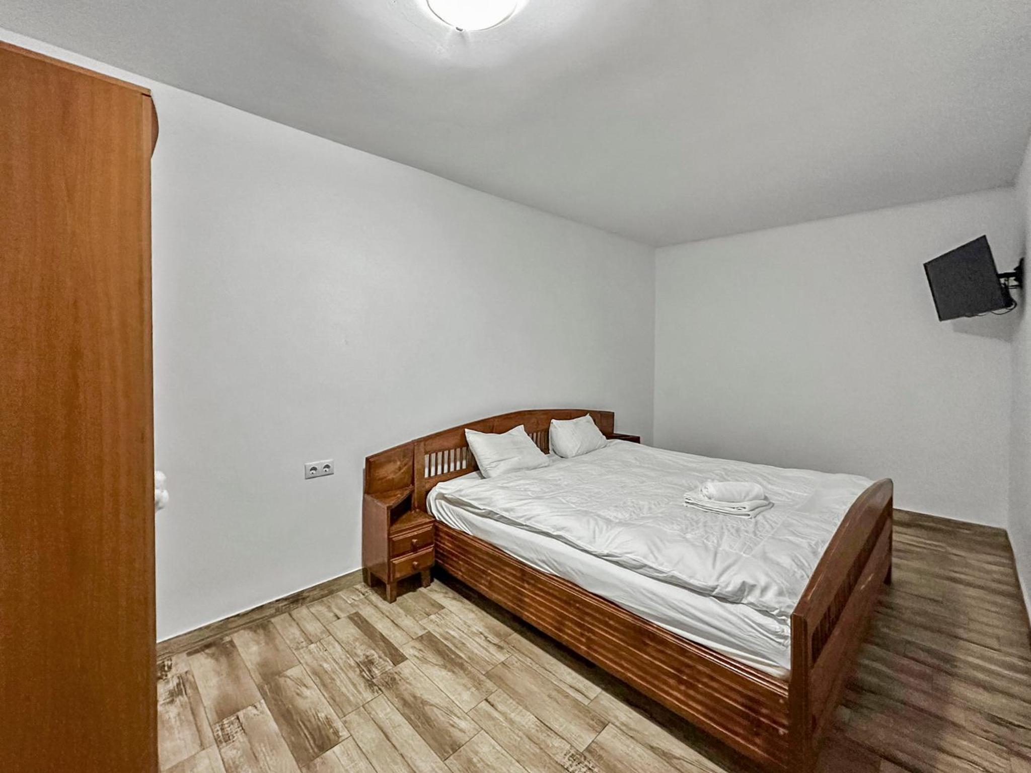 Queen Room photo 1