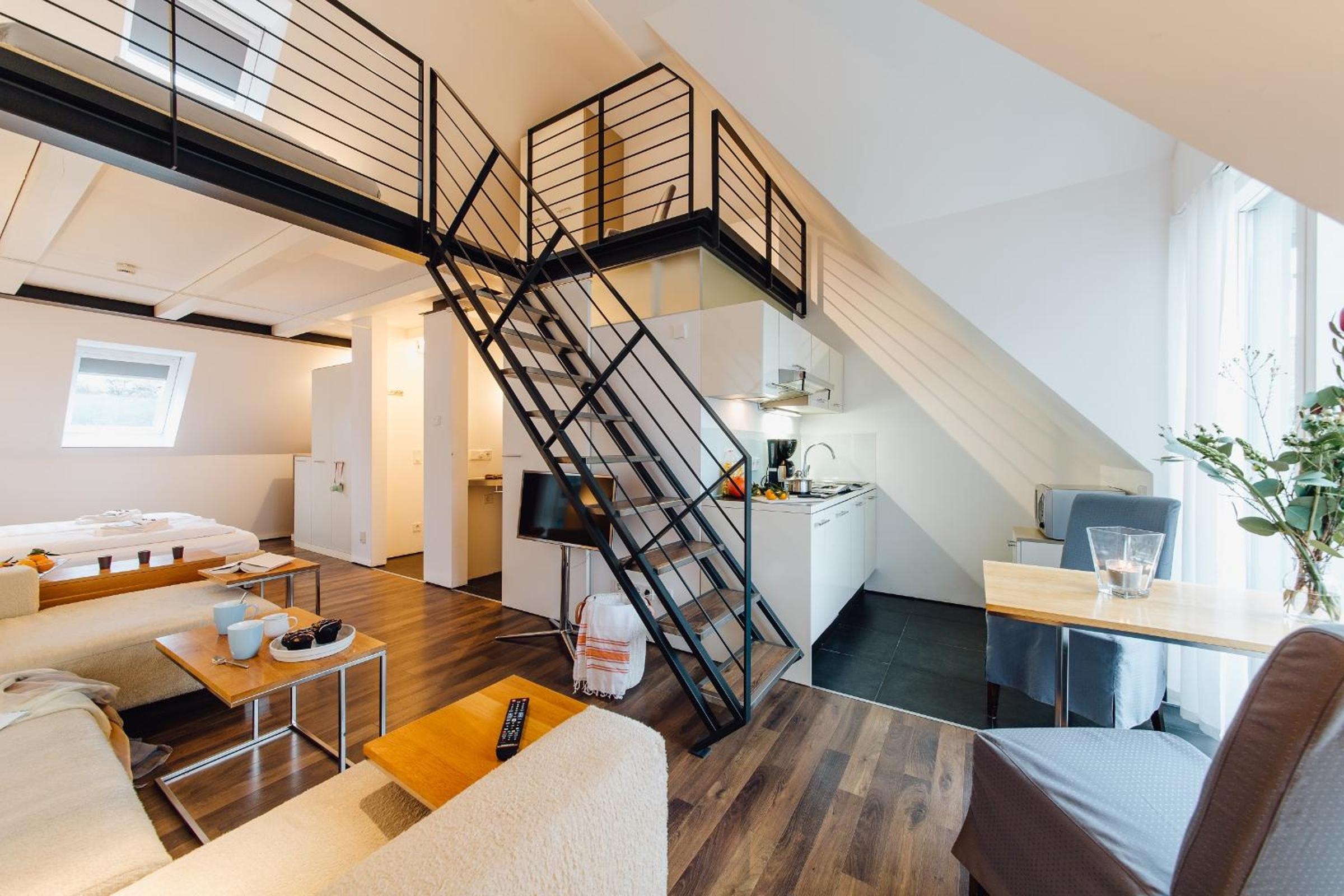 Apartment with Balcony photo 1