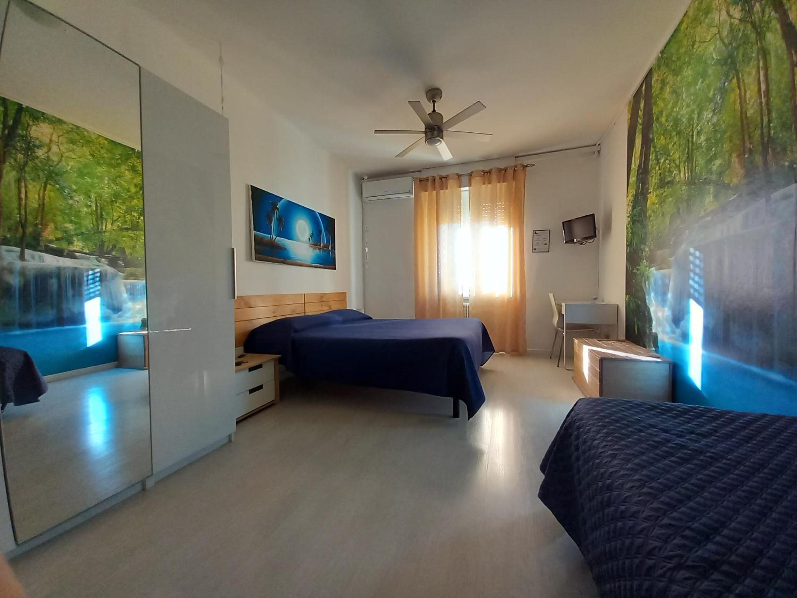 Double or Twin Room with Private External Bathroom - Photo 2