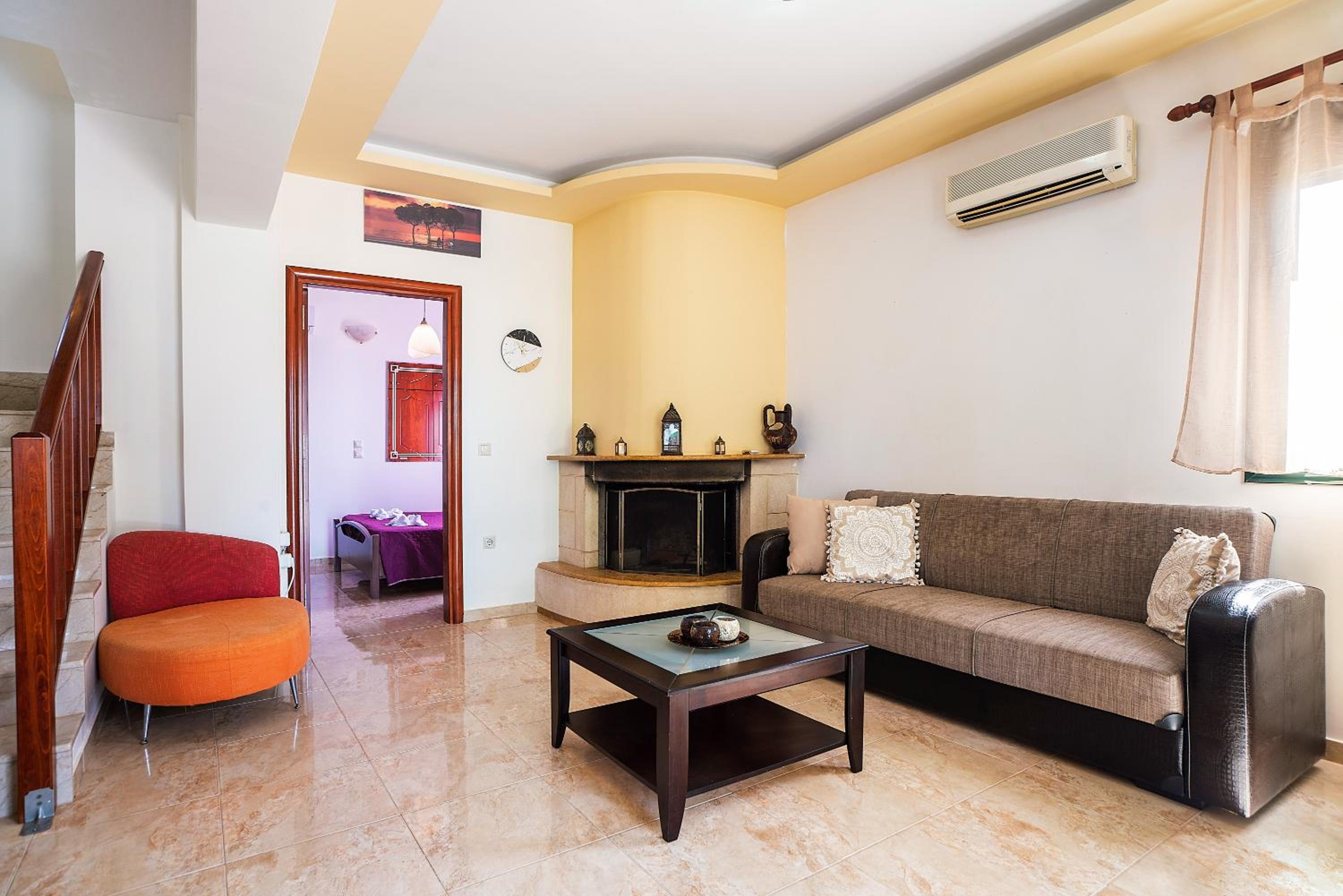 Three-Bedroom House photo 2