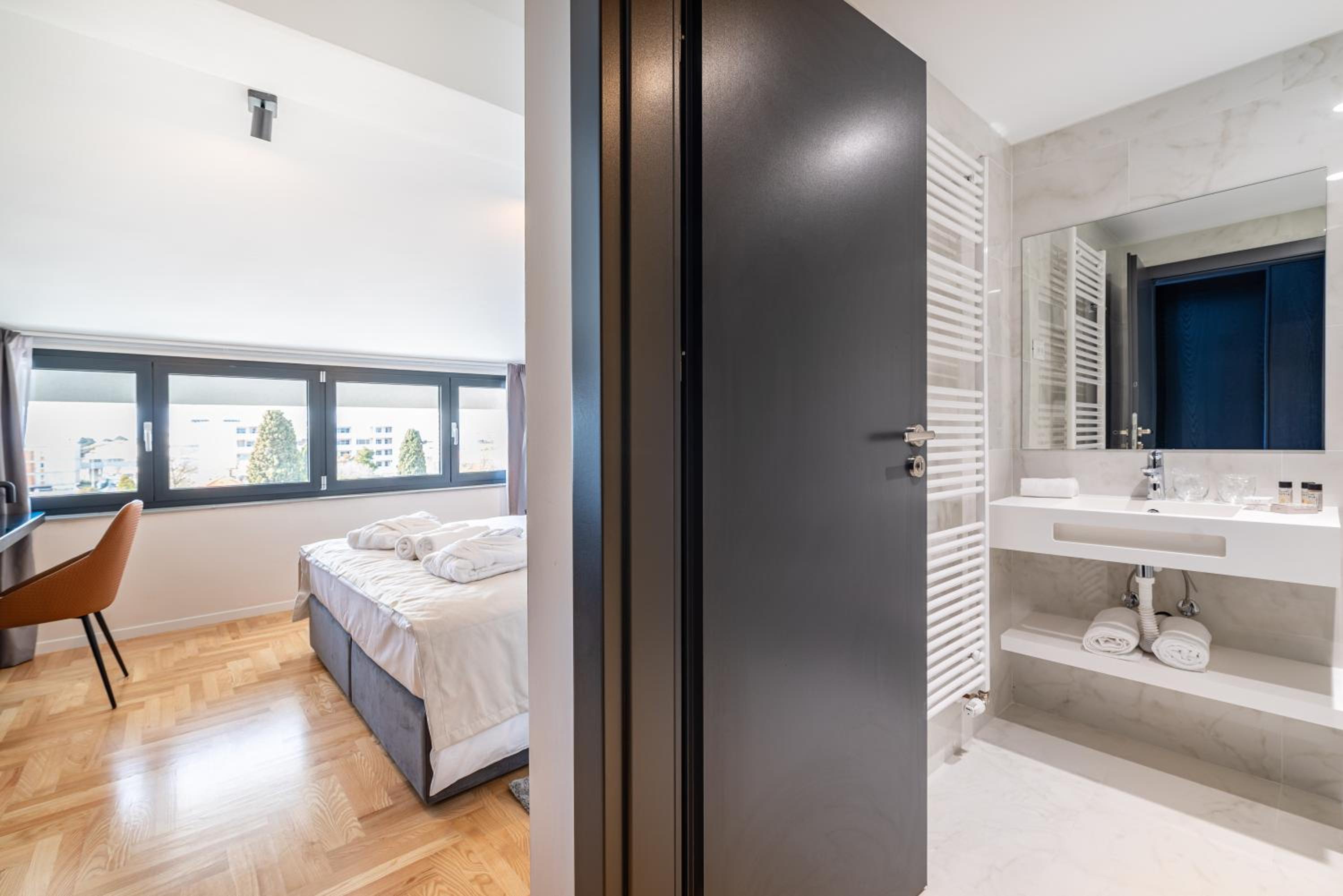 Standard Double Room - Photo 6