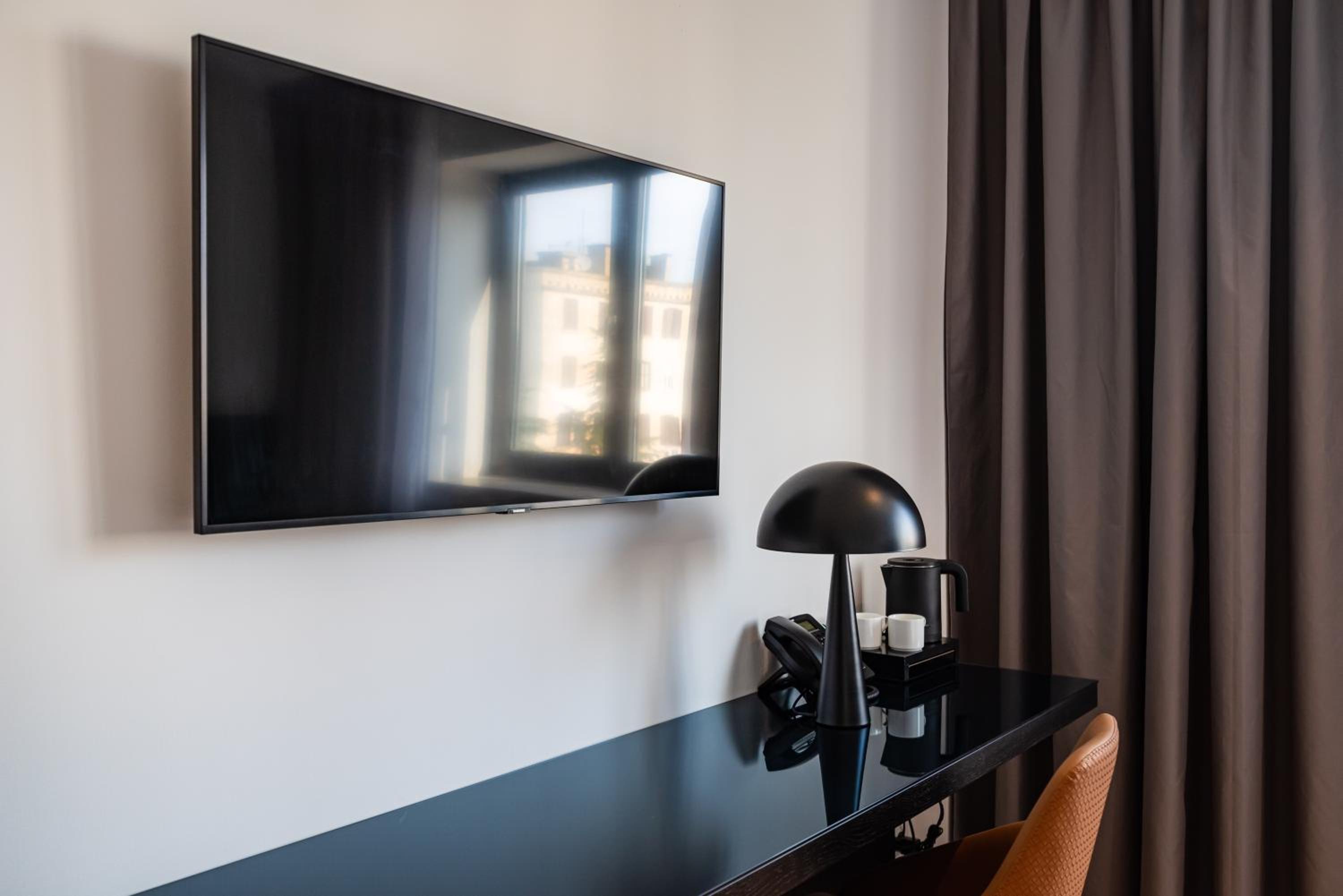 Standard Double Room - Photo 9