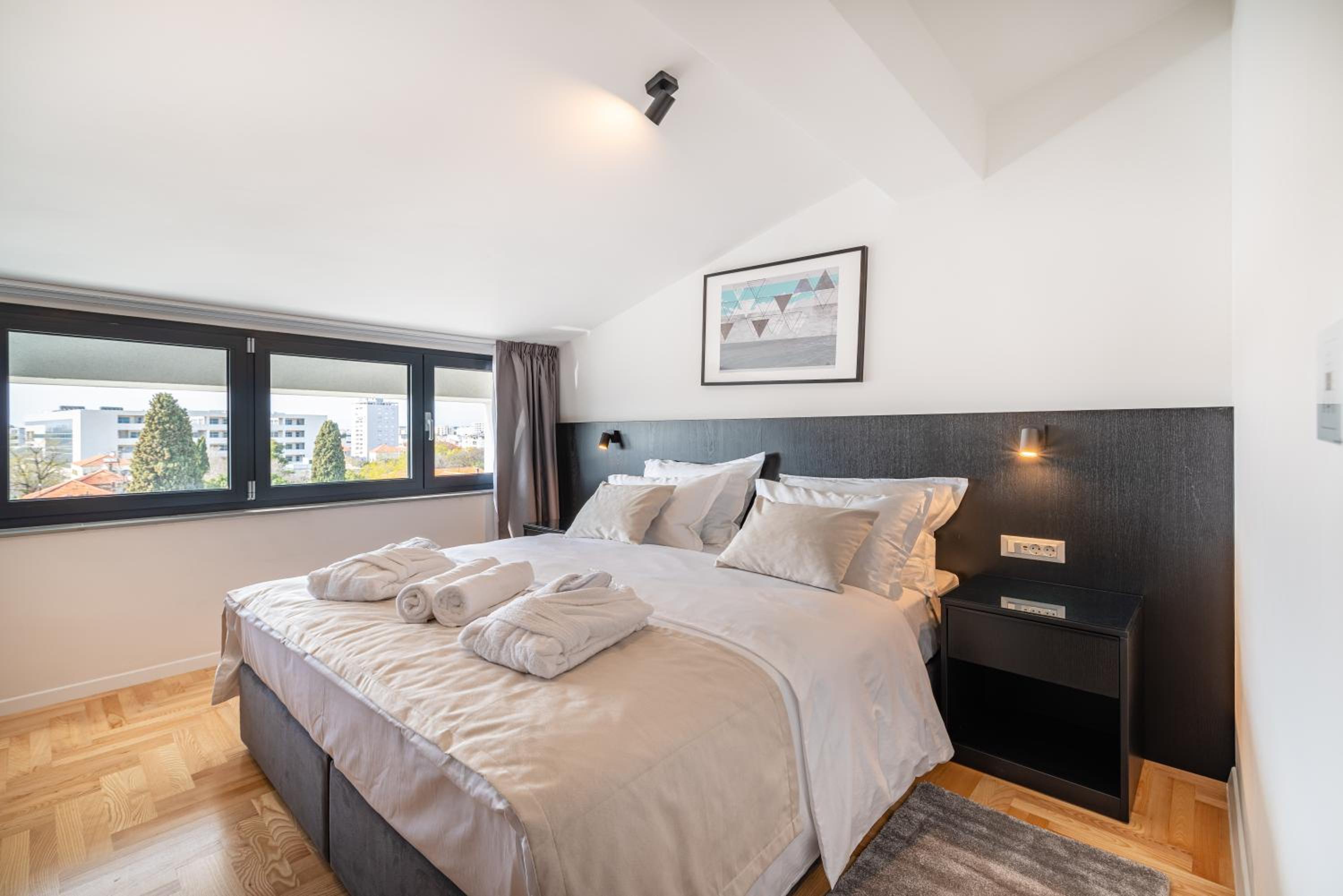 Standard Double Room - Photo 11