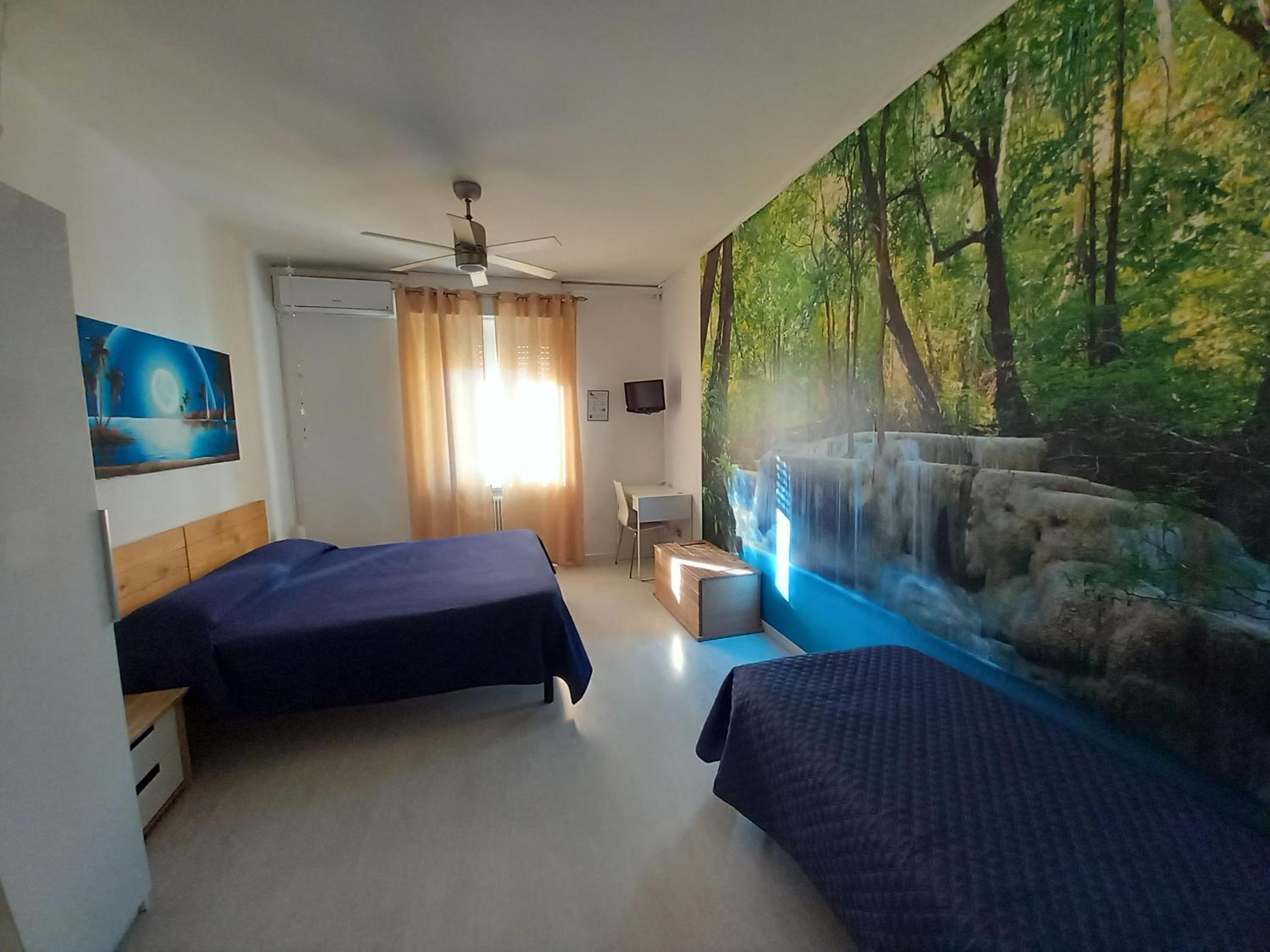 Double or Twin Room with Private External Bathroom - Photo 8