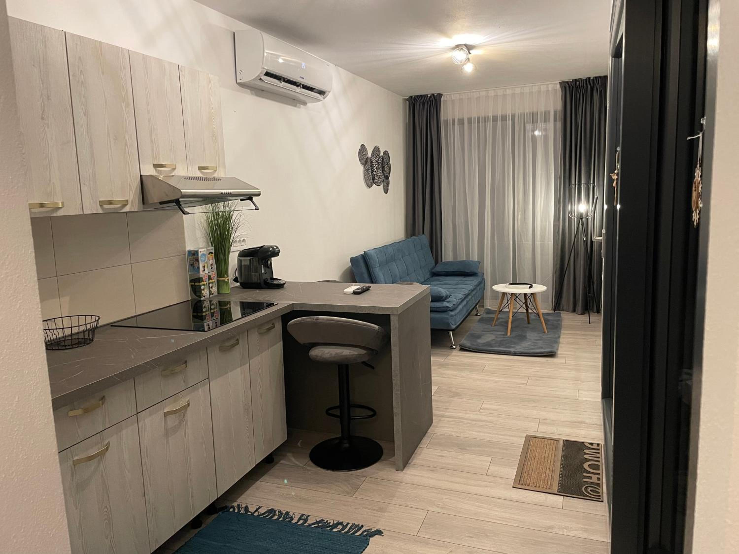 One-Bedroom House photo 1