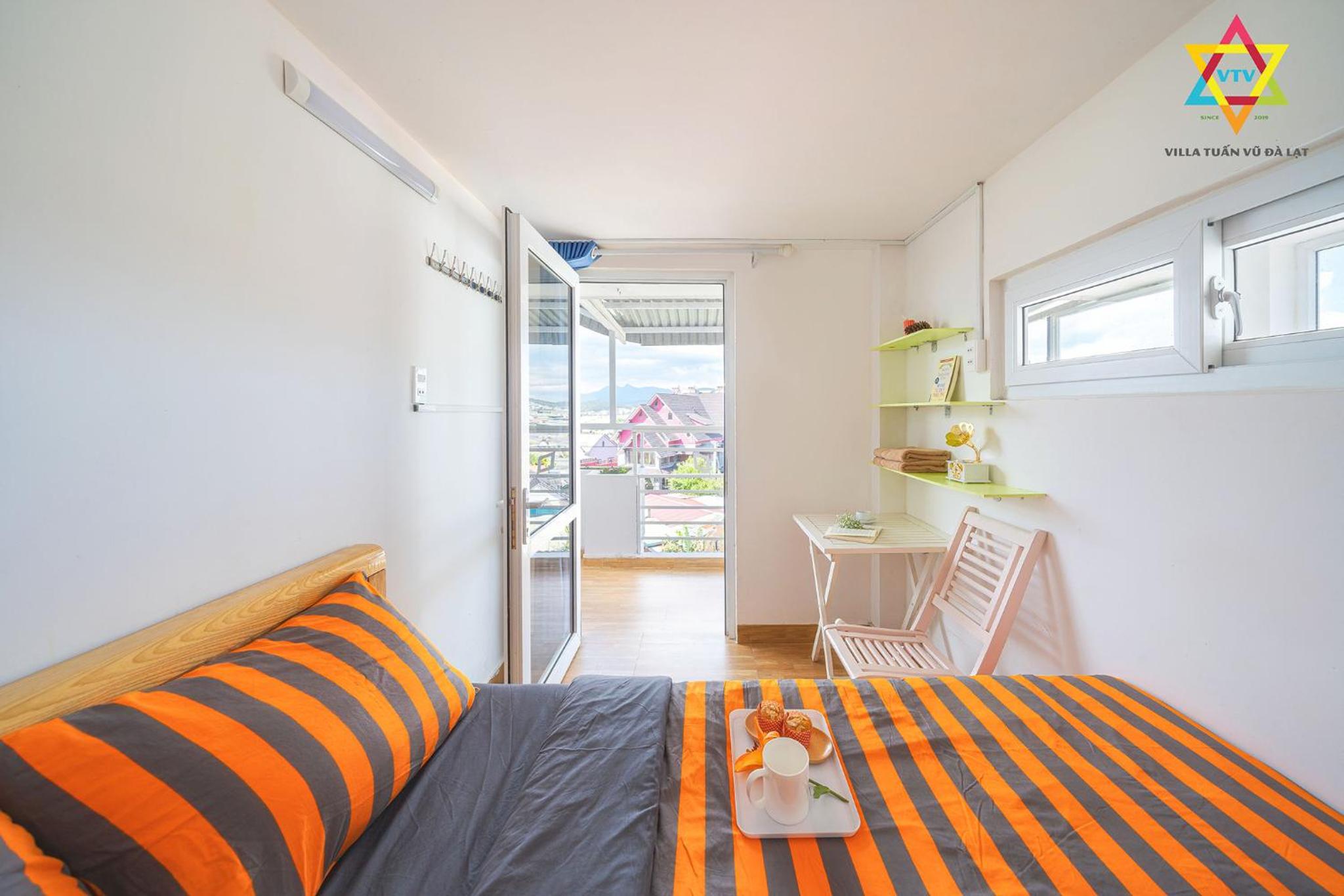 Standard Double Room With Shared Bathroom