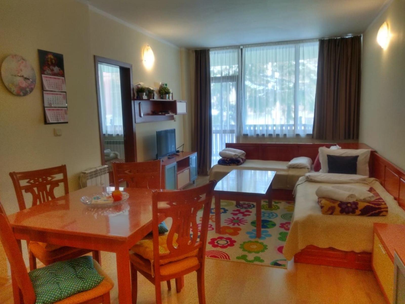 One-Bedroom Apartment - Photo 1