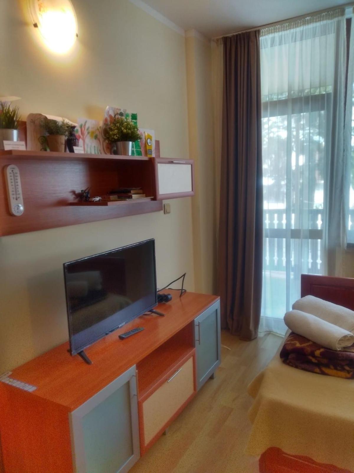 One-Bedroom Apartment - Photo 3