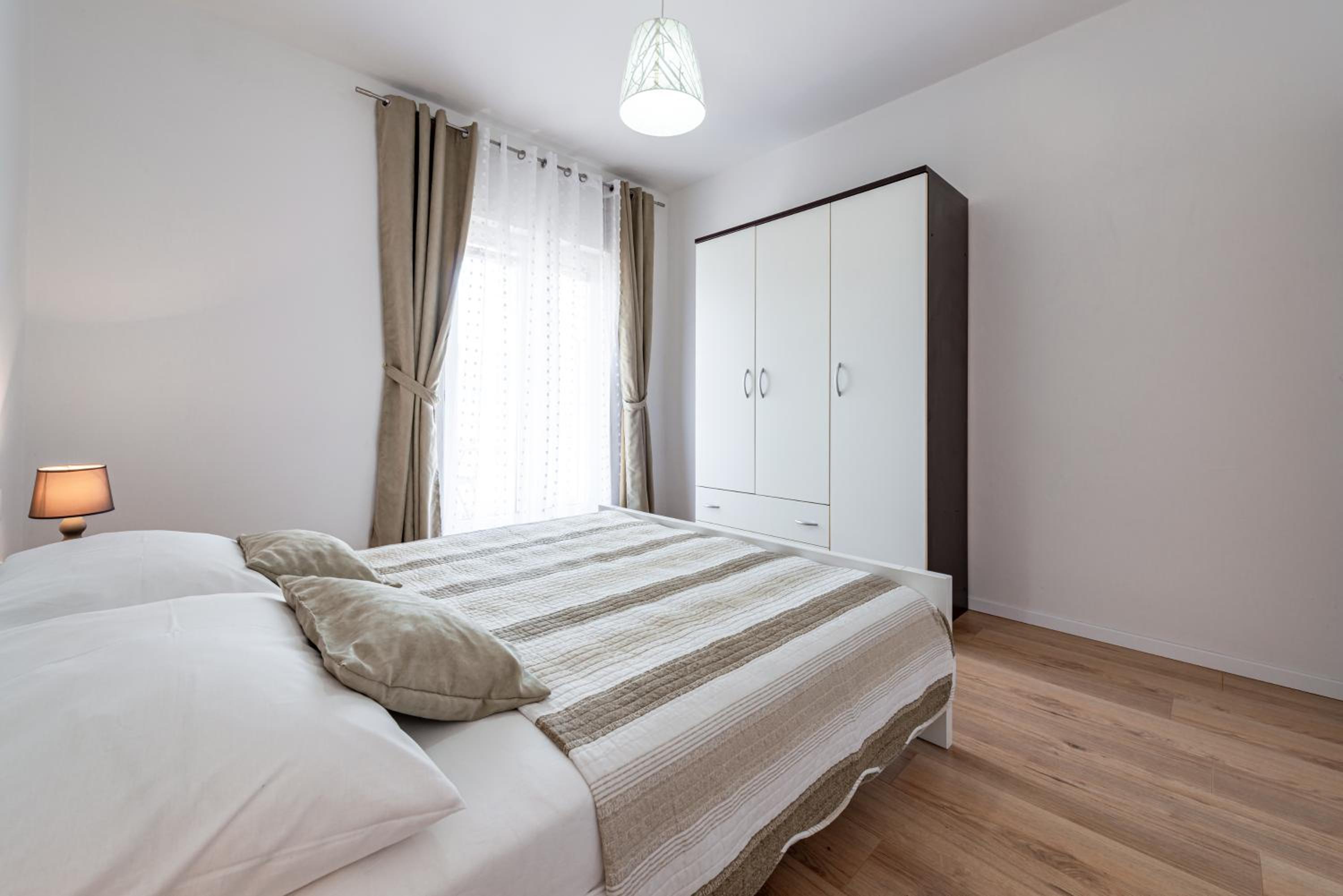 Apartment with Sea View thumbnail 6