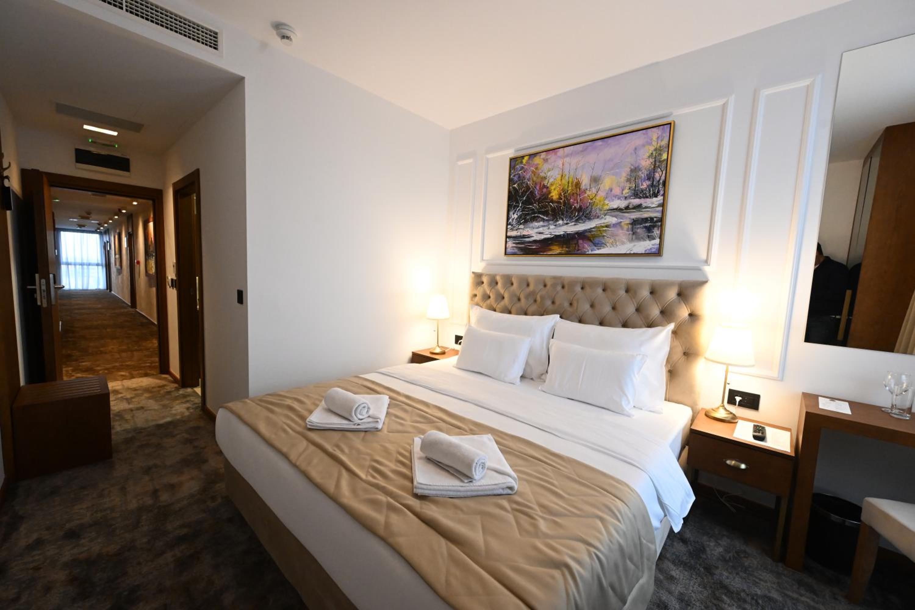 Standard Double or Twin Room photo 2