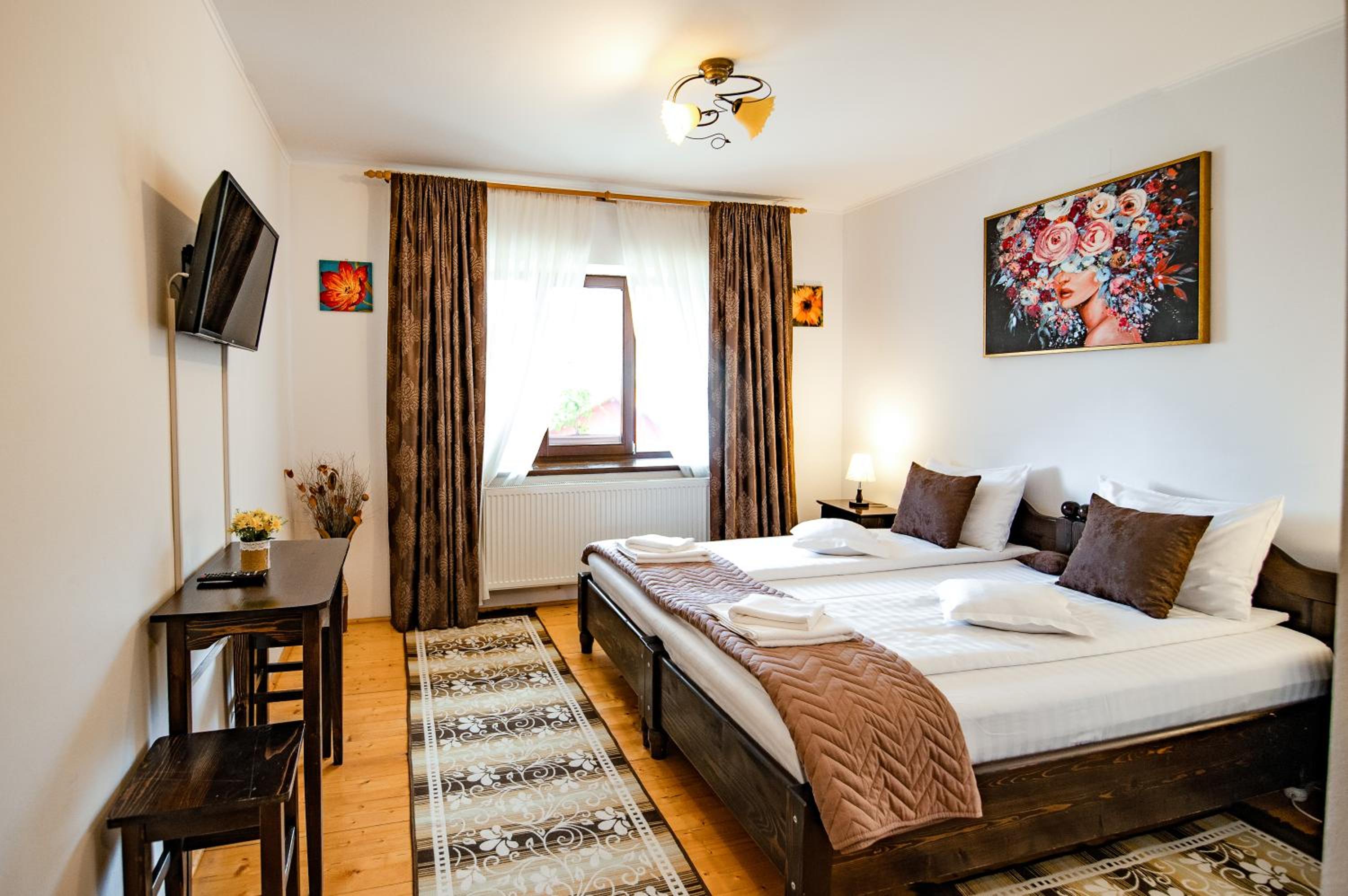 Double or Twin Room with Mountain View photo 1