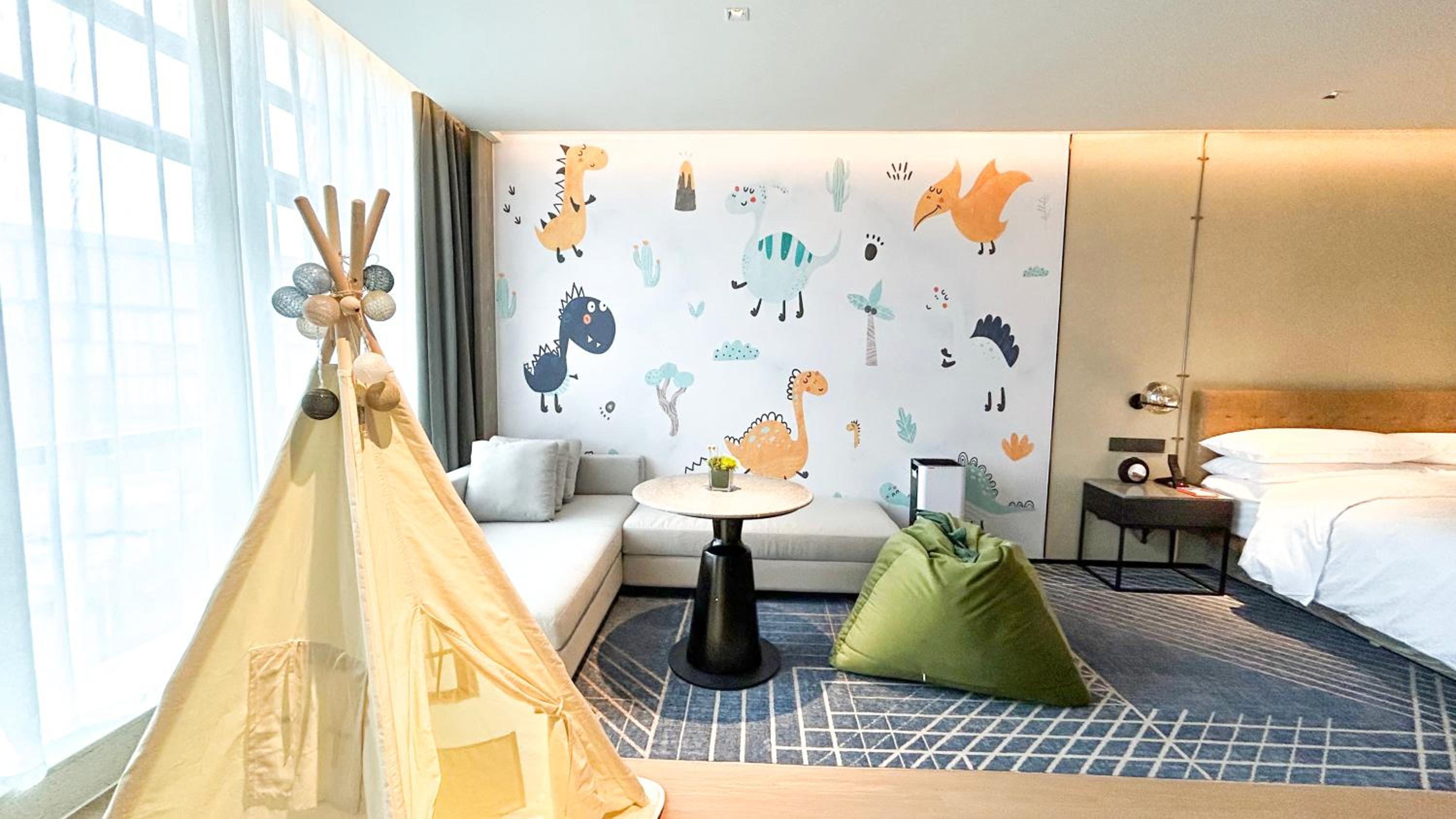 Deluxe Family Suite with City View