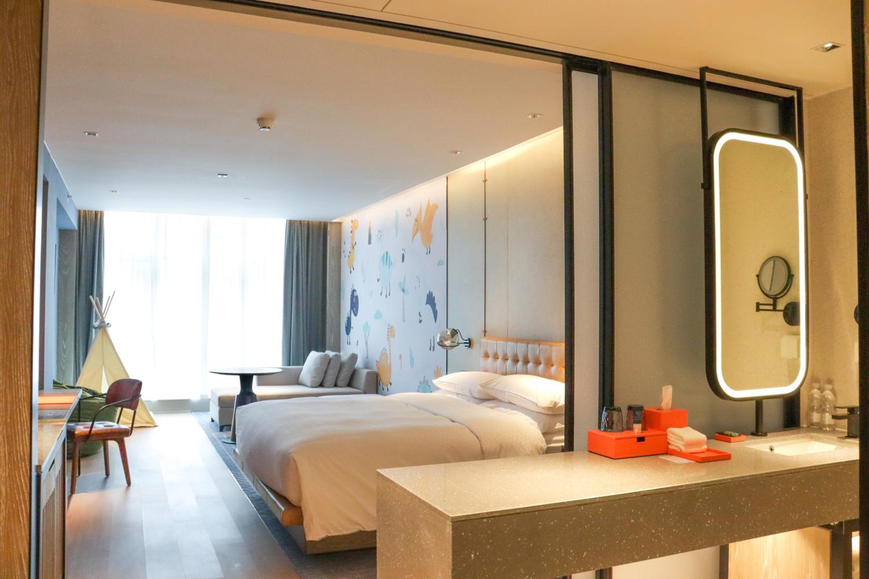 Modern Family Room with City View - Photo 8