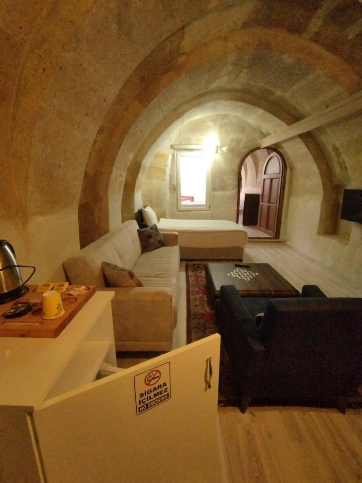 Standard Suite - Photo 2