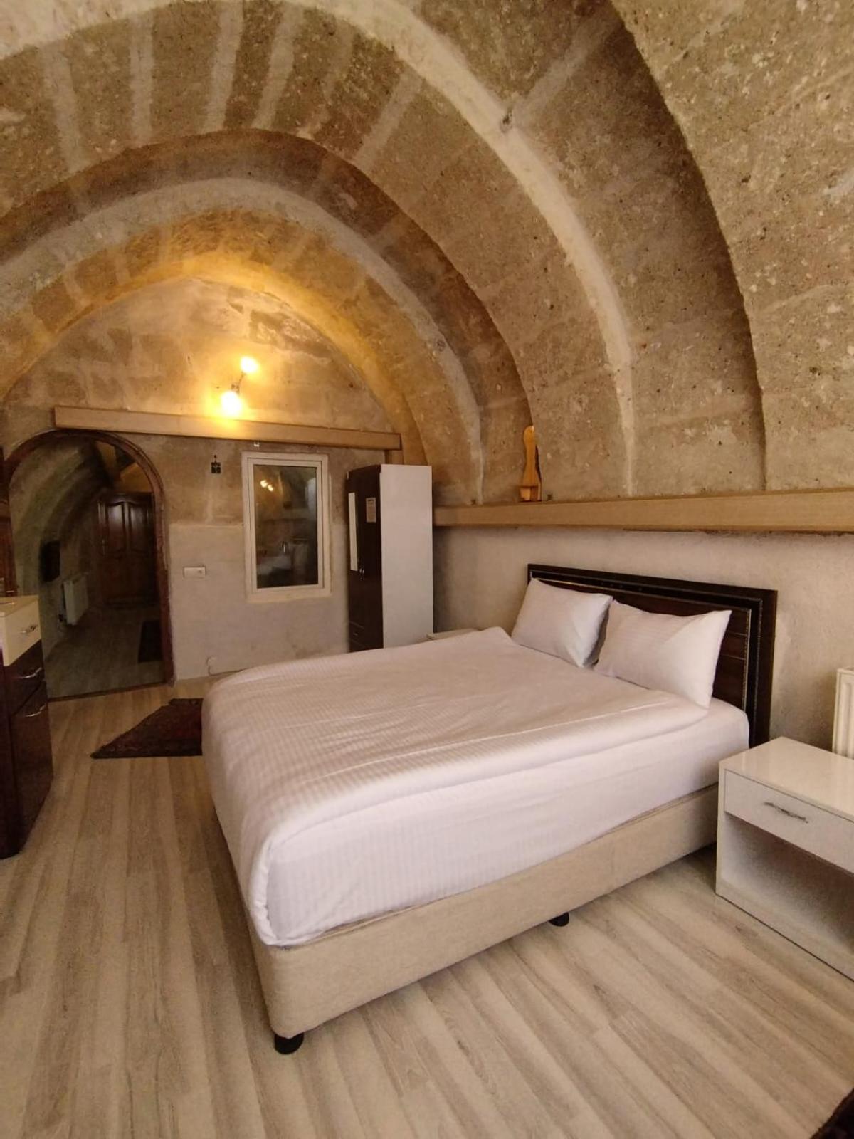 Standard Suite - Photo 3