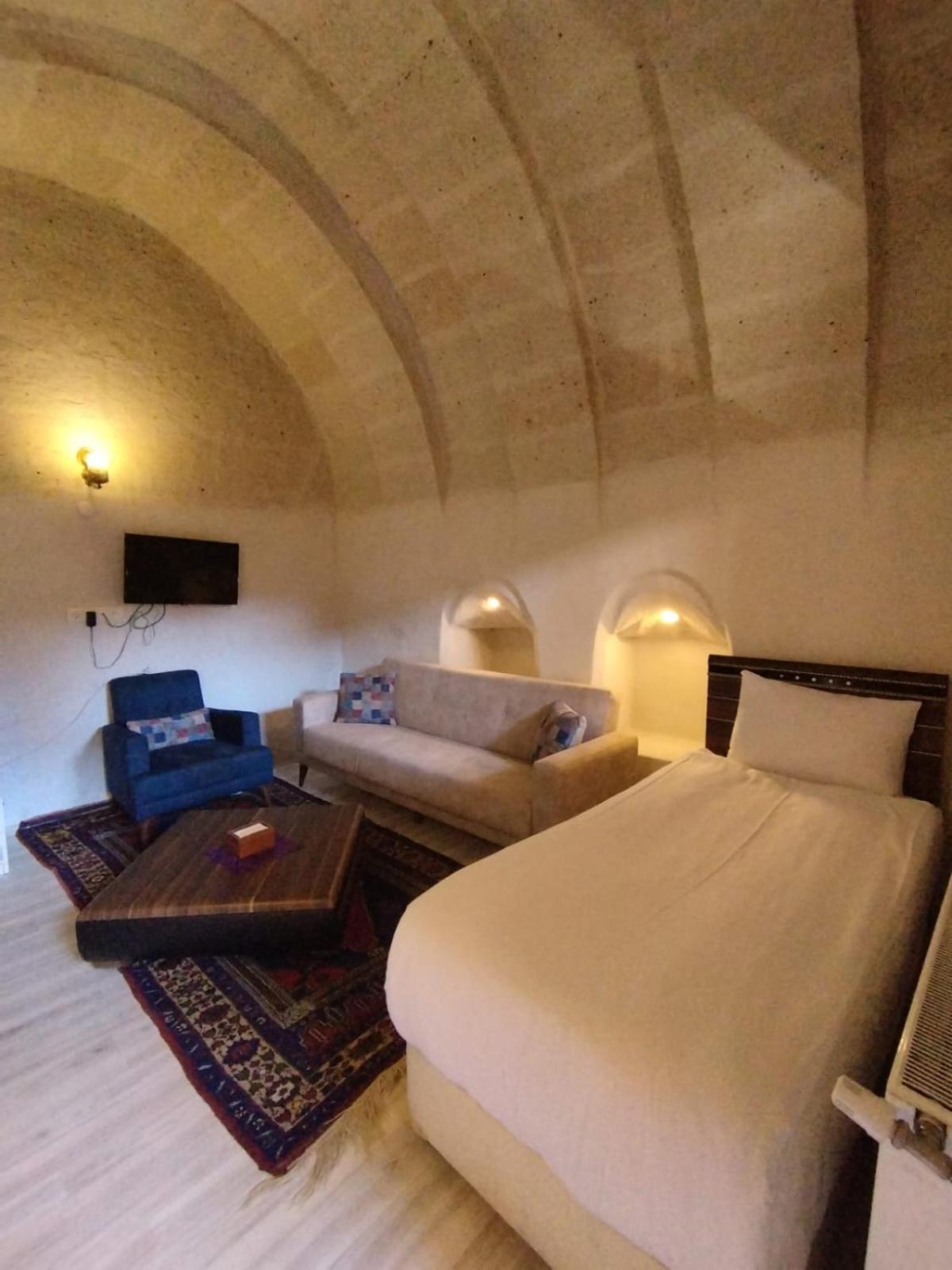 Deluxe Suite - Photo 1