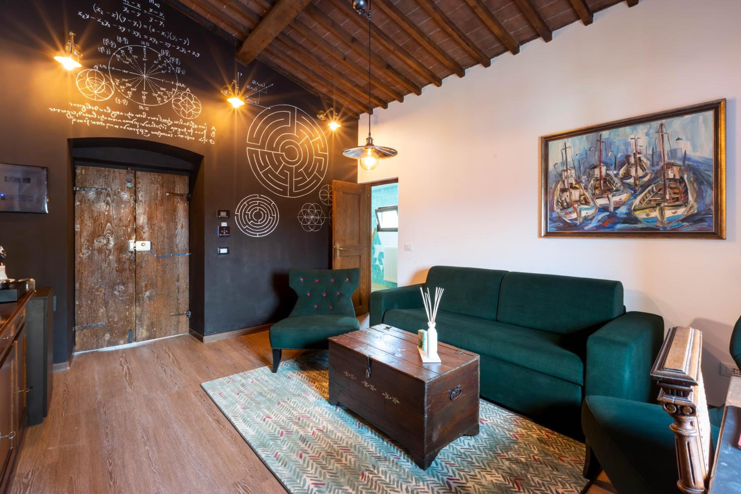 Superior Suite - Photo 3