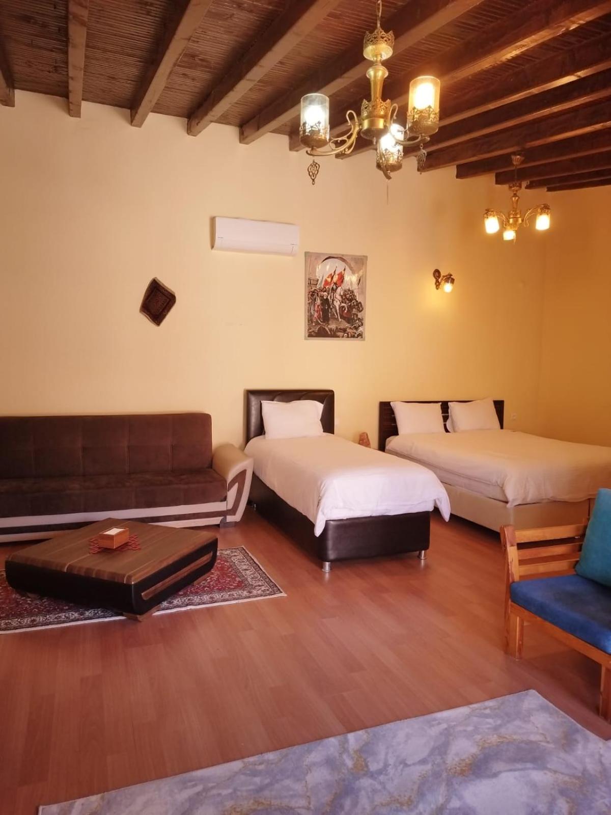Standard Twin Room with Garden View - Photo 9