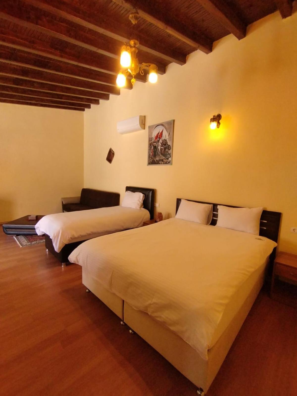 Standard Twin Room with Garden View - Photo 6