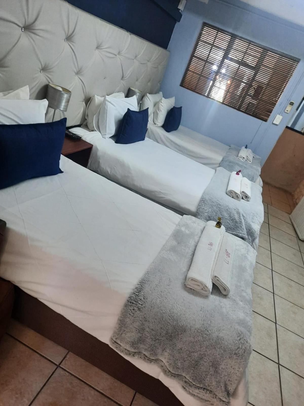 Standard Triple Room - Photo 1