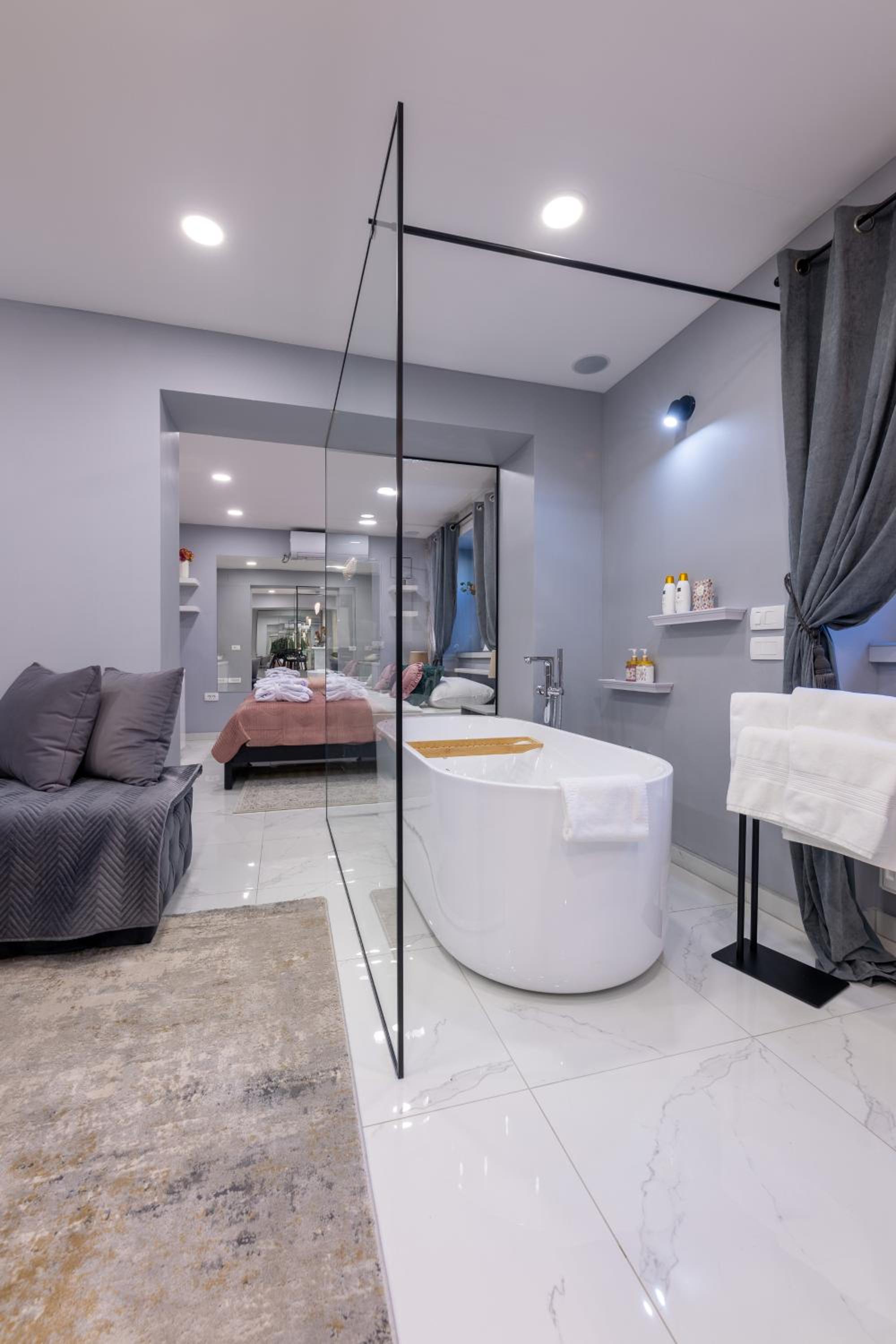 Deluxe Double Room with Bath photo 1